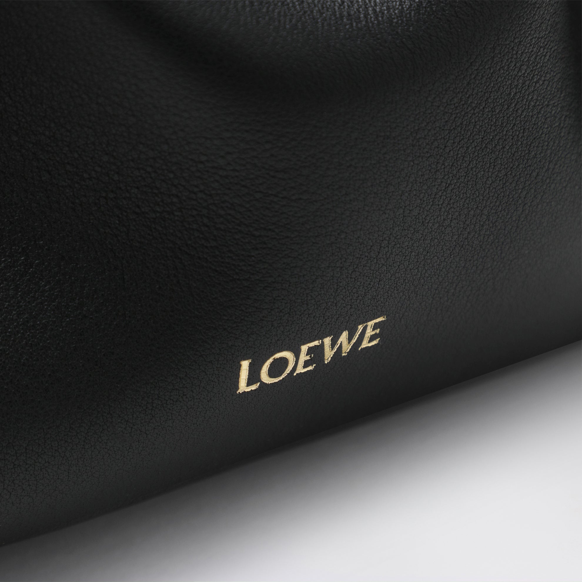 Sac Scarf format moyen en cuir noir
