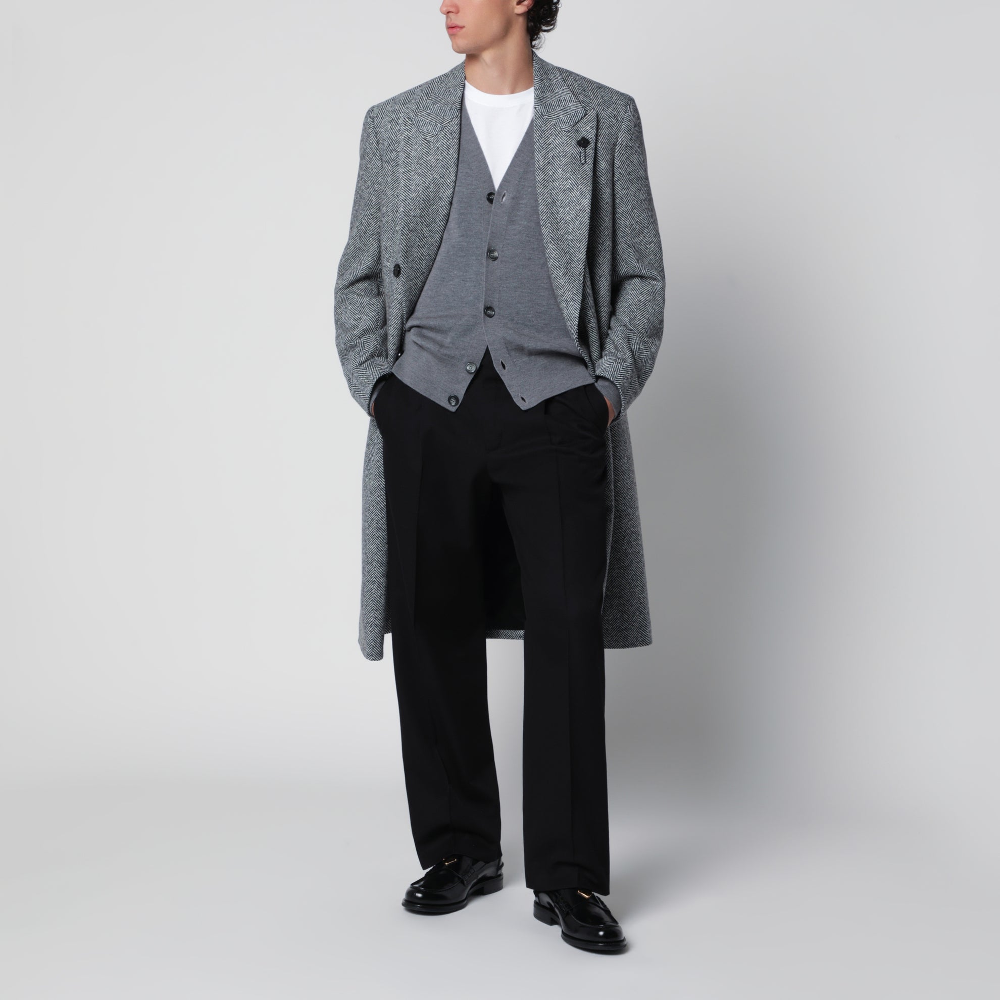 Grey double-breasted coat in wool with herringbone pattern