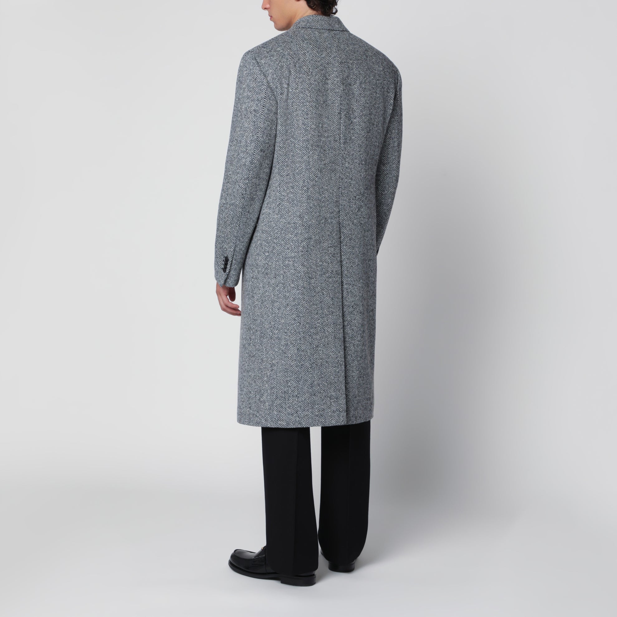 Grey double-breasted coat in wool with herringbone pattern