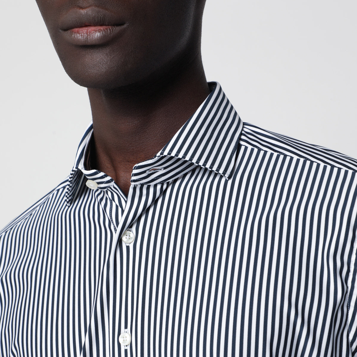 Blau-weiß gestreiftes Active Hemd Tailor Fit