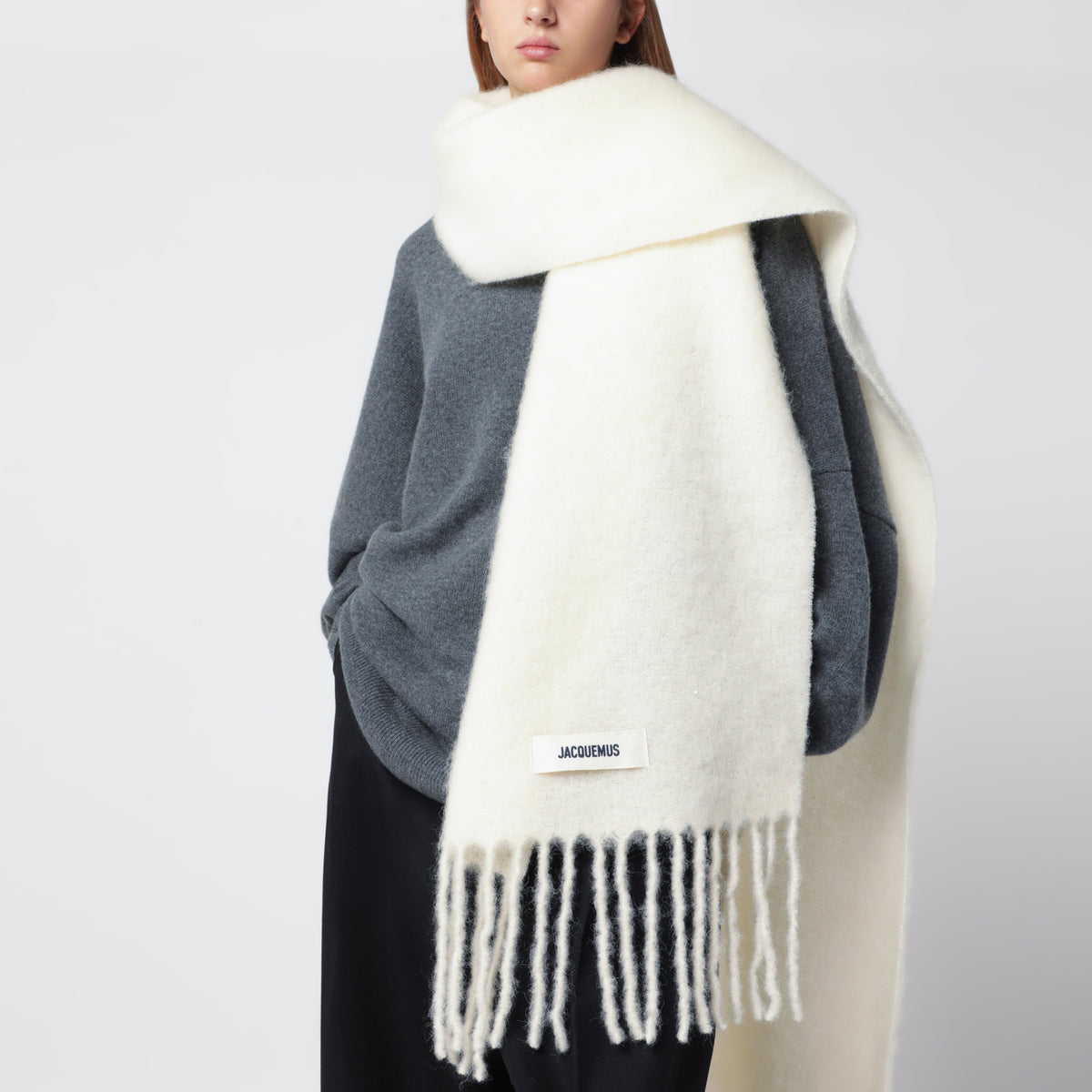 Carro-Schal aus elfenbeinweißem Mohair und Alpaka.