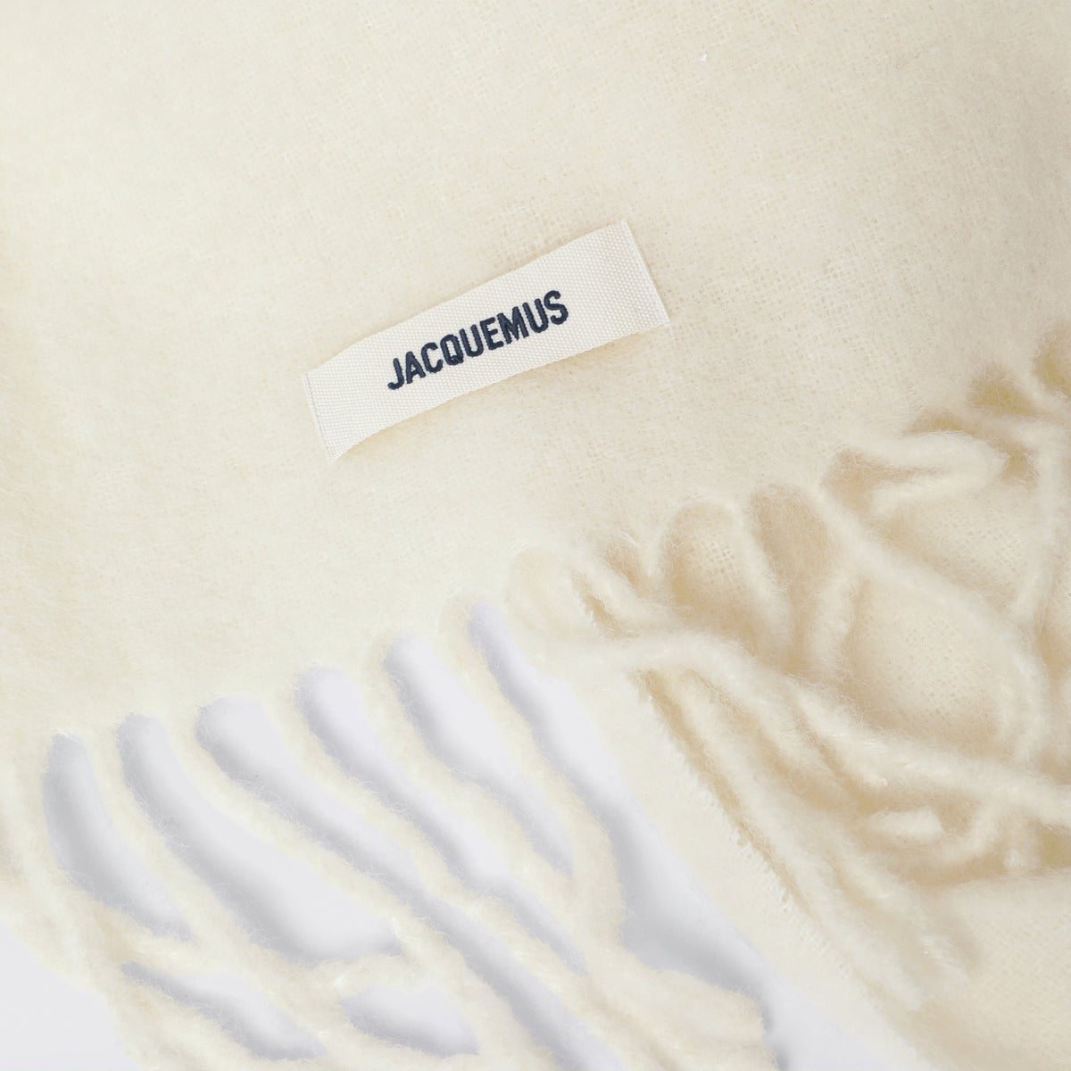 Carro-Schal aus elfenbeinweißem Mohair und Alpaka.