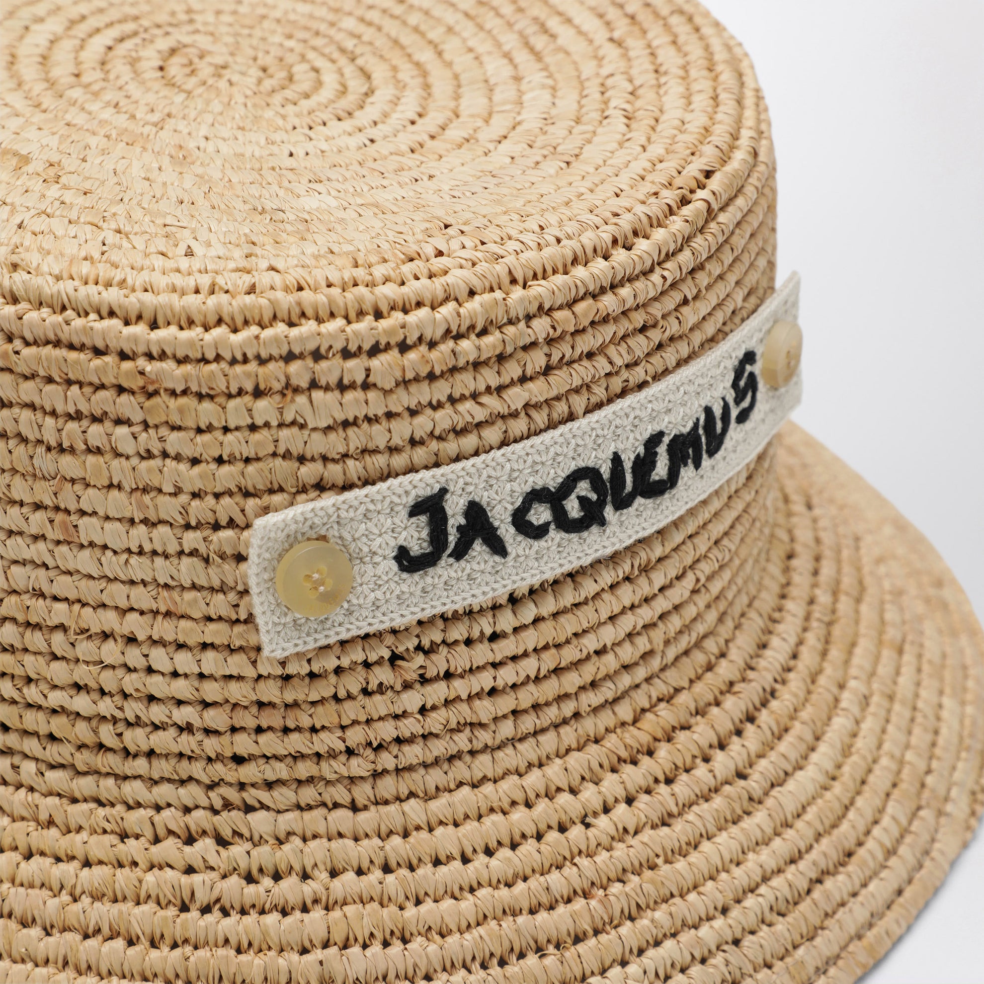 Cappello bucket in rafia con logo