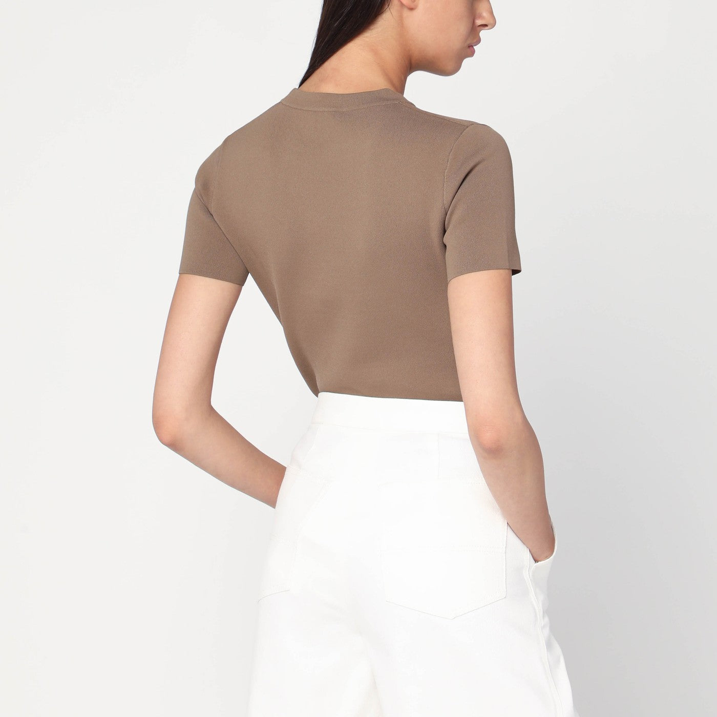 Haselnussfarbenes T-Shirt aus Viskose-Crêpe