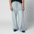 Weite hellblaue Jeans mit Used-Waschung