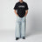Weite hellblaue Jeans mit Used-Waschung
