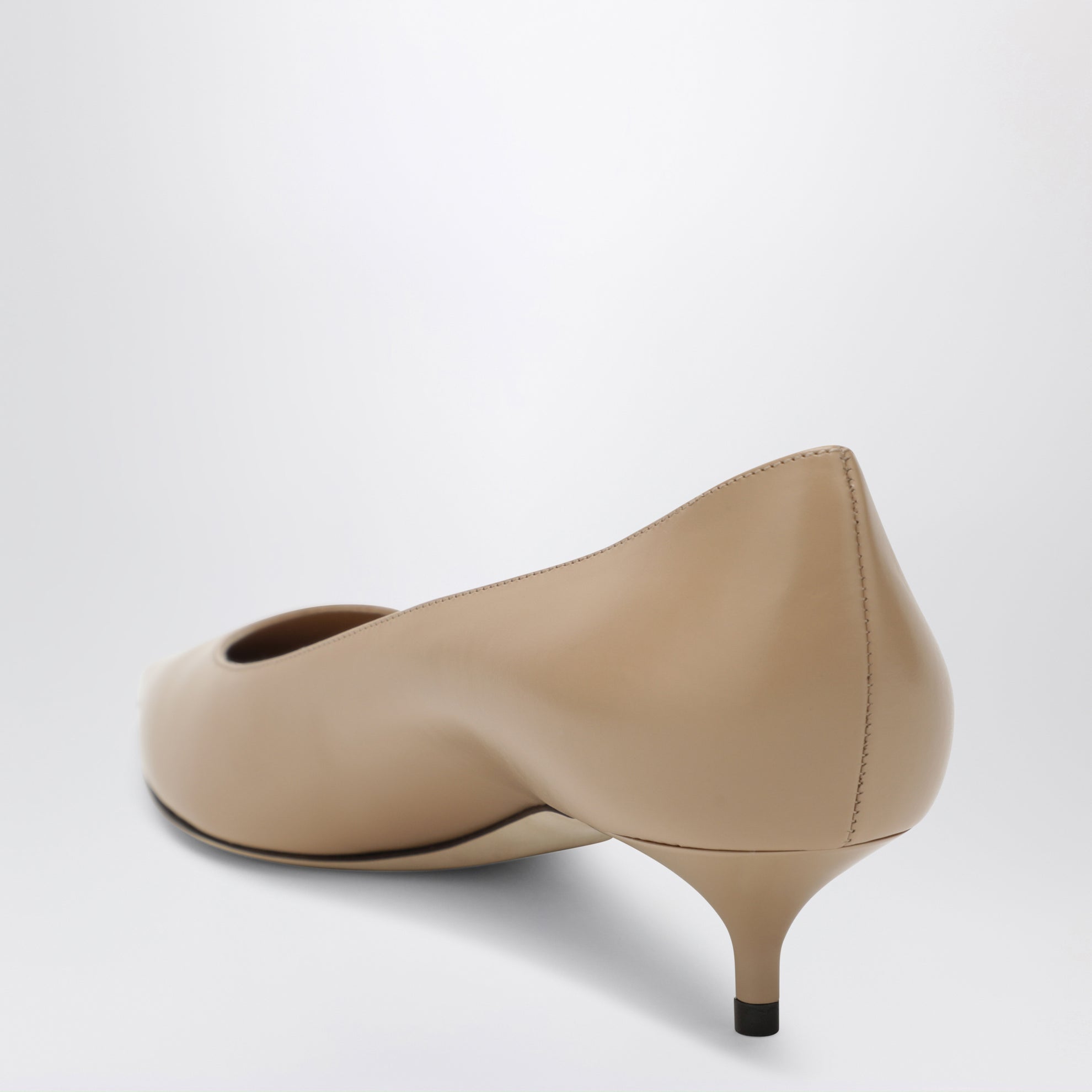 Amelia 35 pumps in Chai beige leather