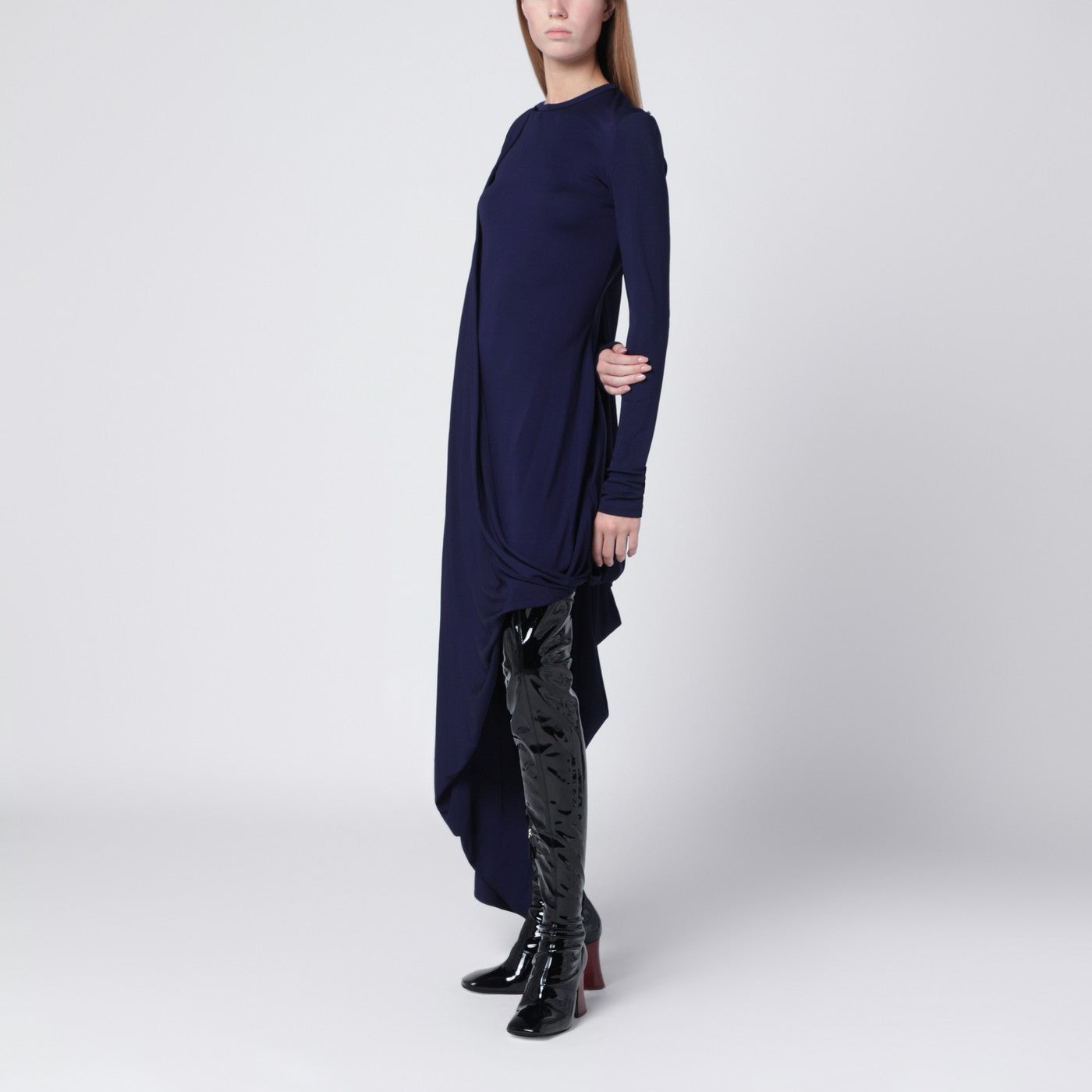 Robe asymétrique violette à drapé