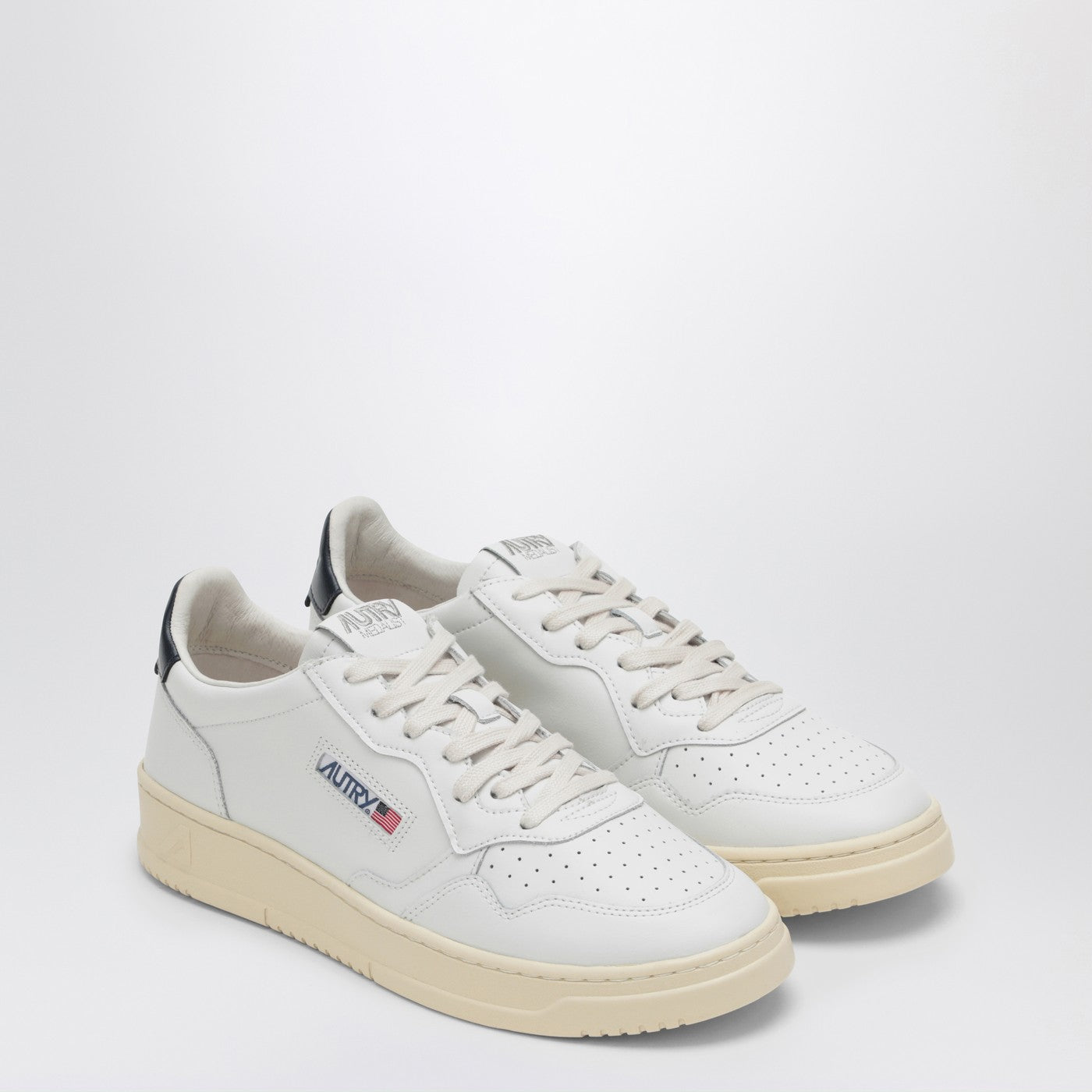 Medalist white/space Sneakers