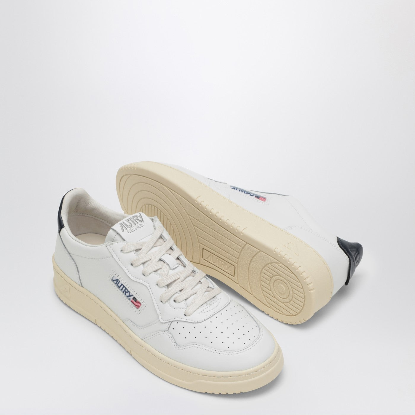 Medalist white/space Sneakers
