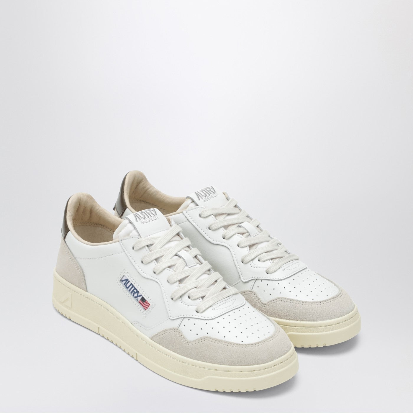Medalist sneakers in white and khaki leather and suede