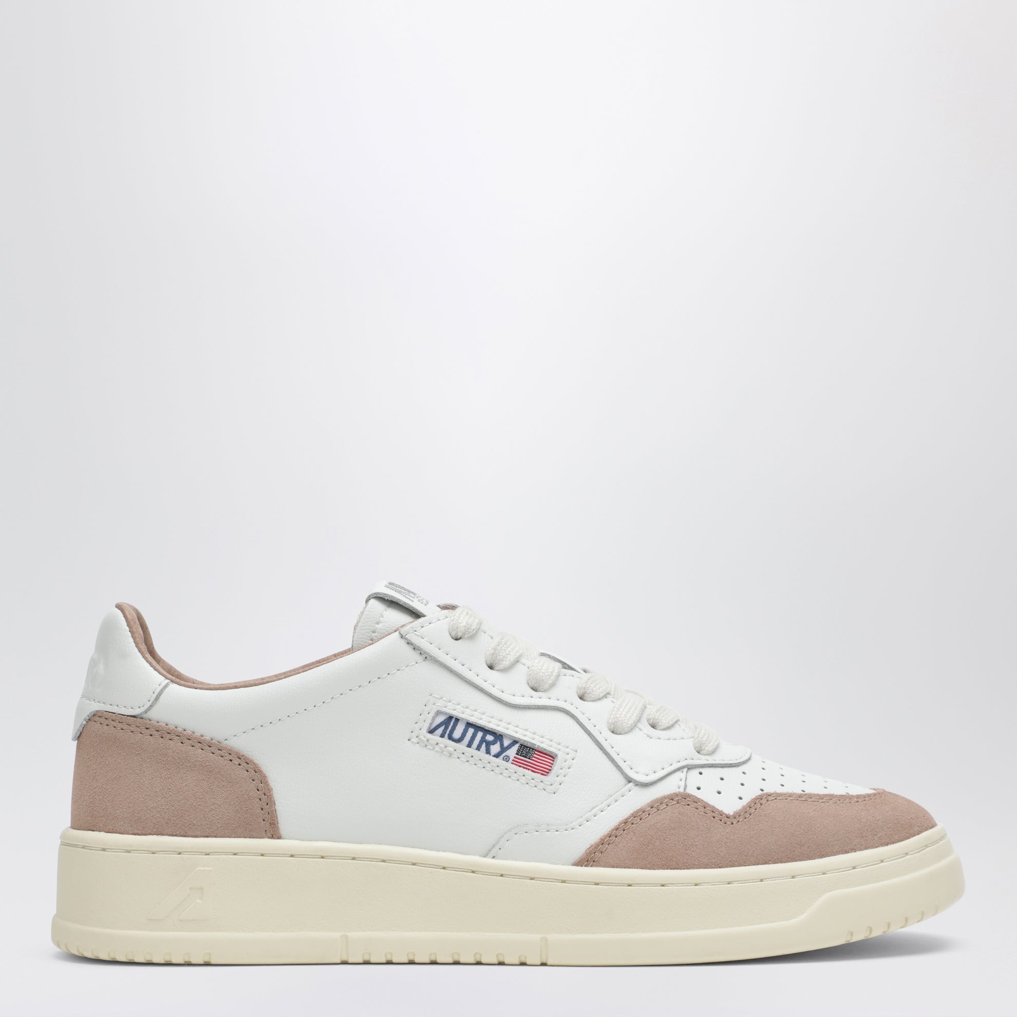 Medalist Low sneakers in white leather and cinnamon pink suede