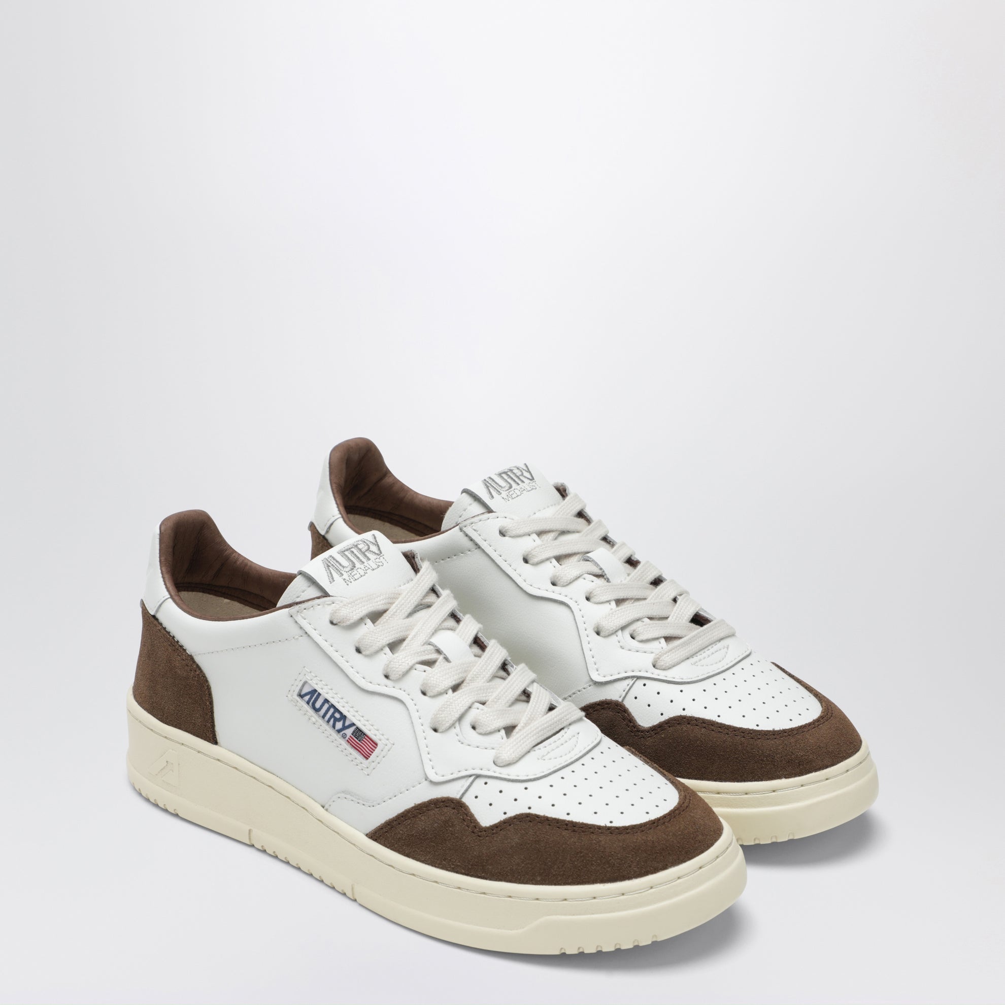 Medalist Low sneakers in white leather and tundra suede