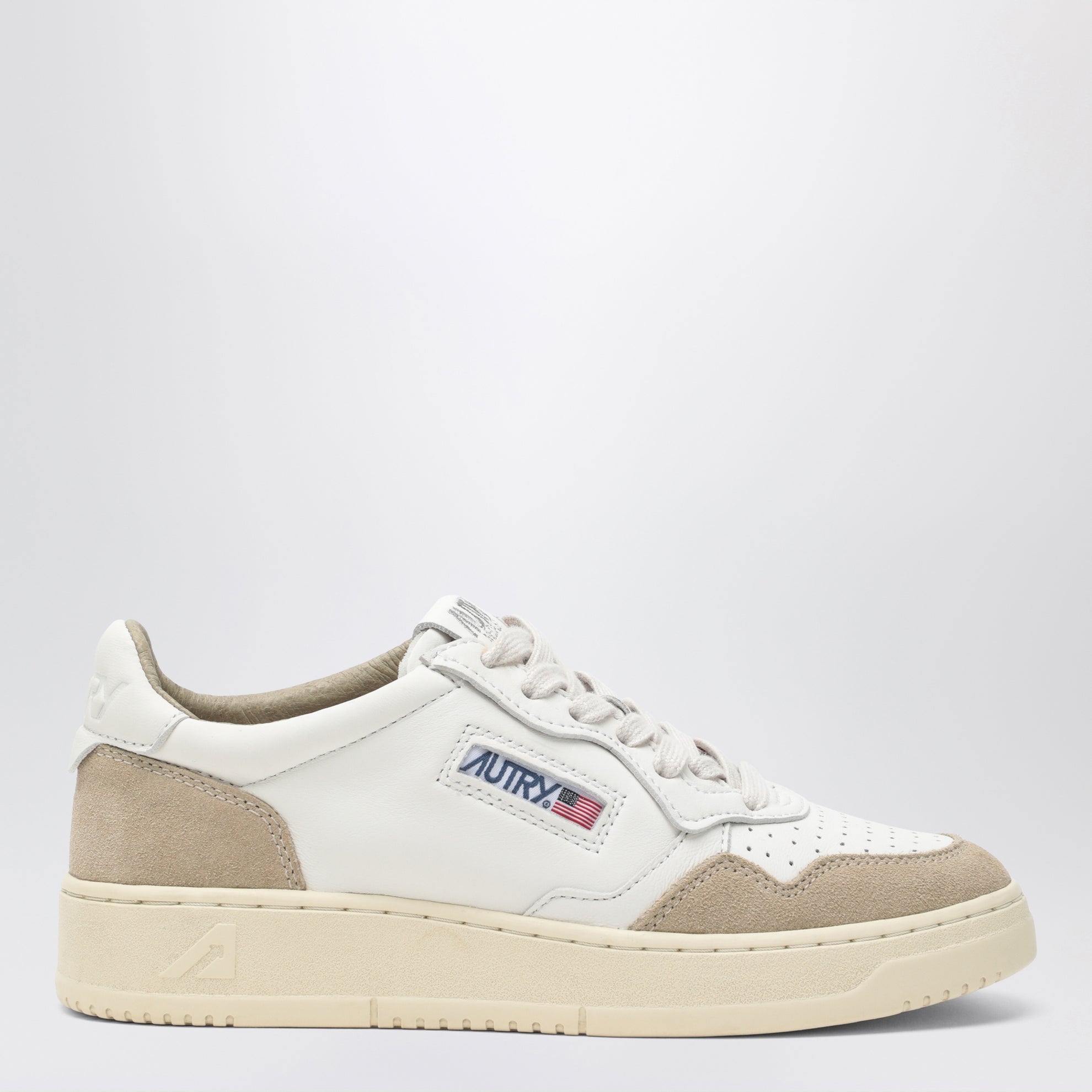 Medalist Low sneakers in white leather and beige suede