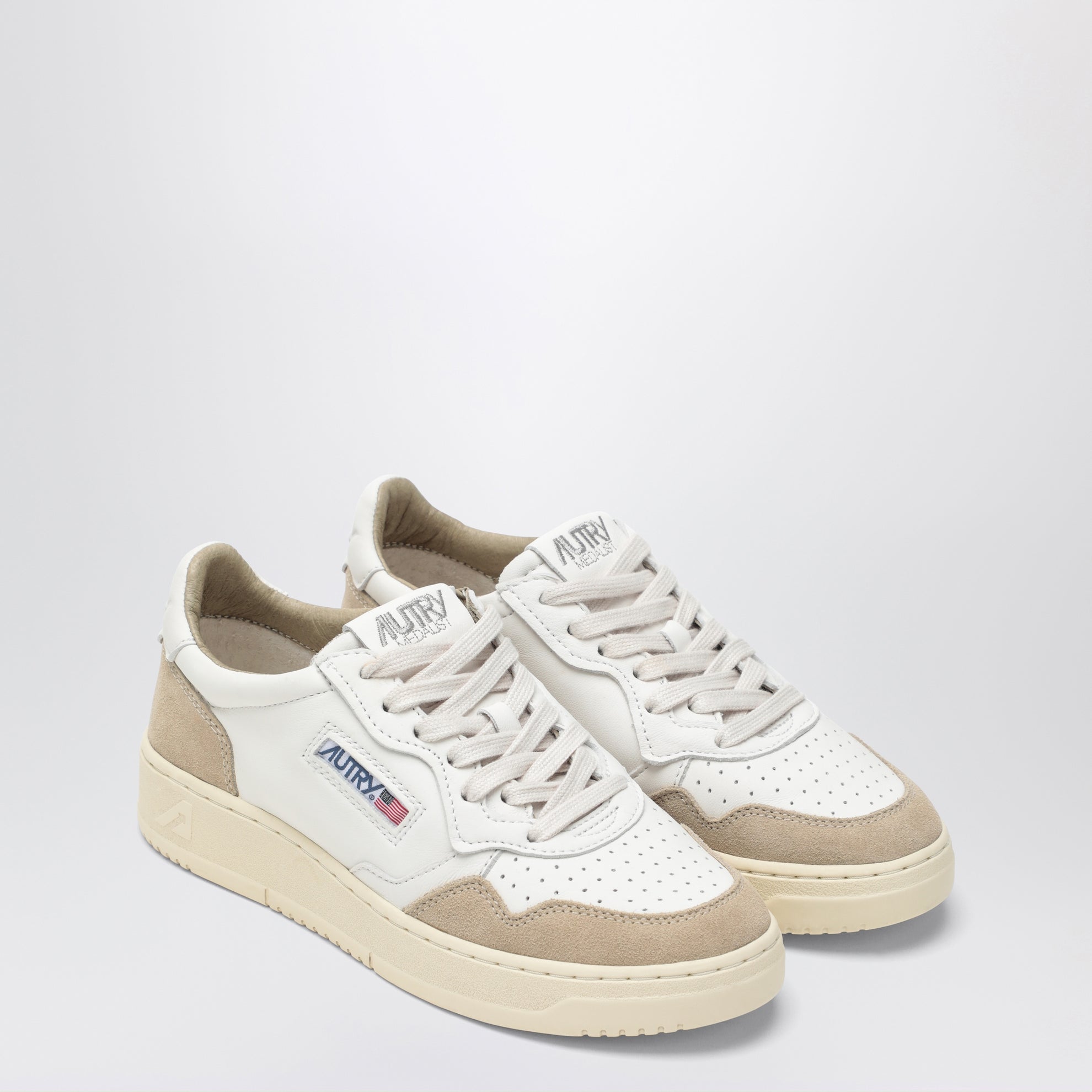 Medalist Low sneakers in white leather and beige suede