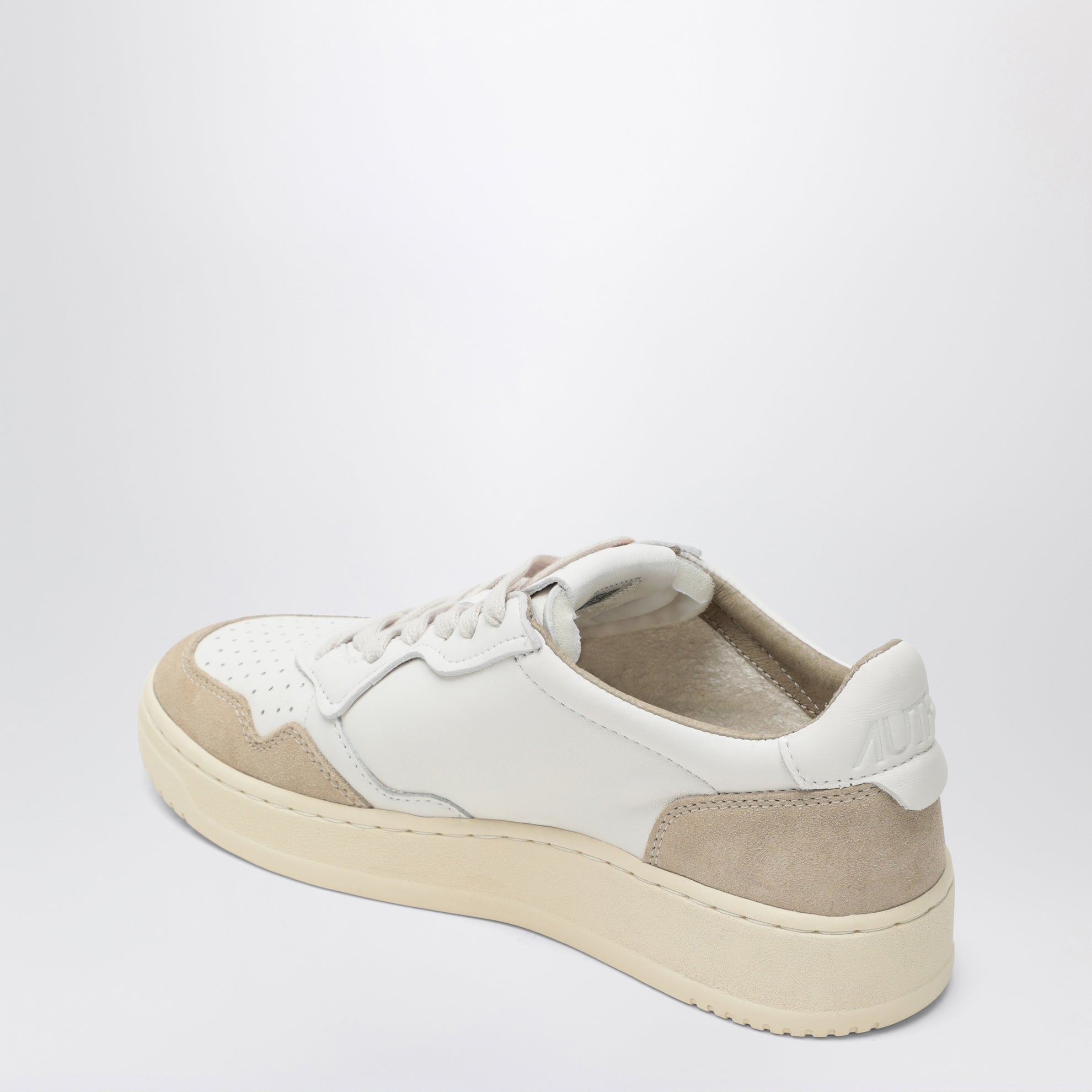 Medalist Low sneakers in white leather and beige suede