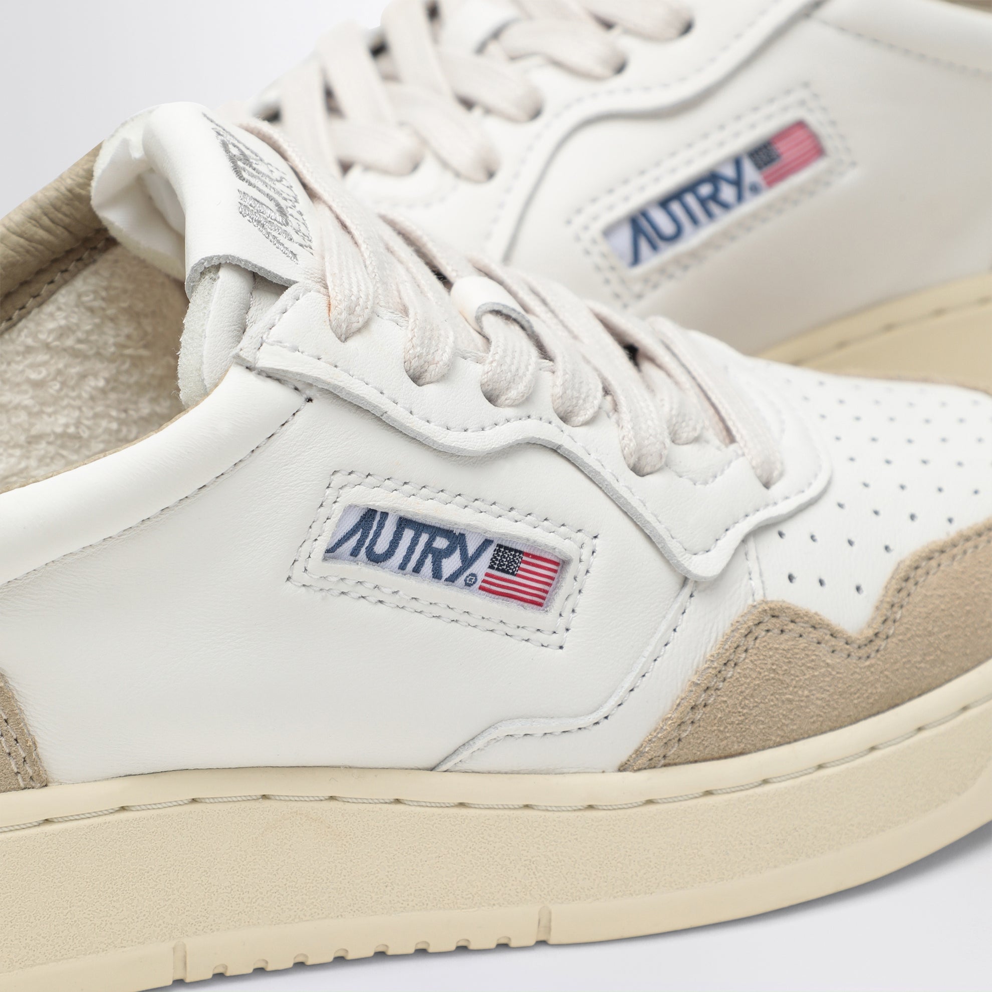 Medalist Low sneakers in white leather and beige suede