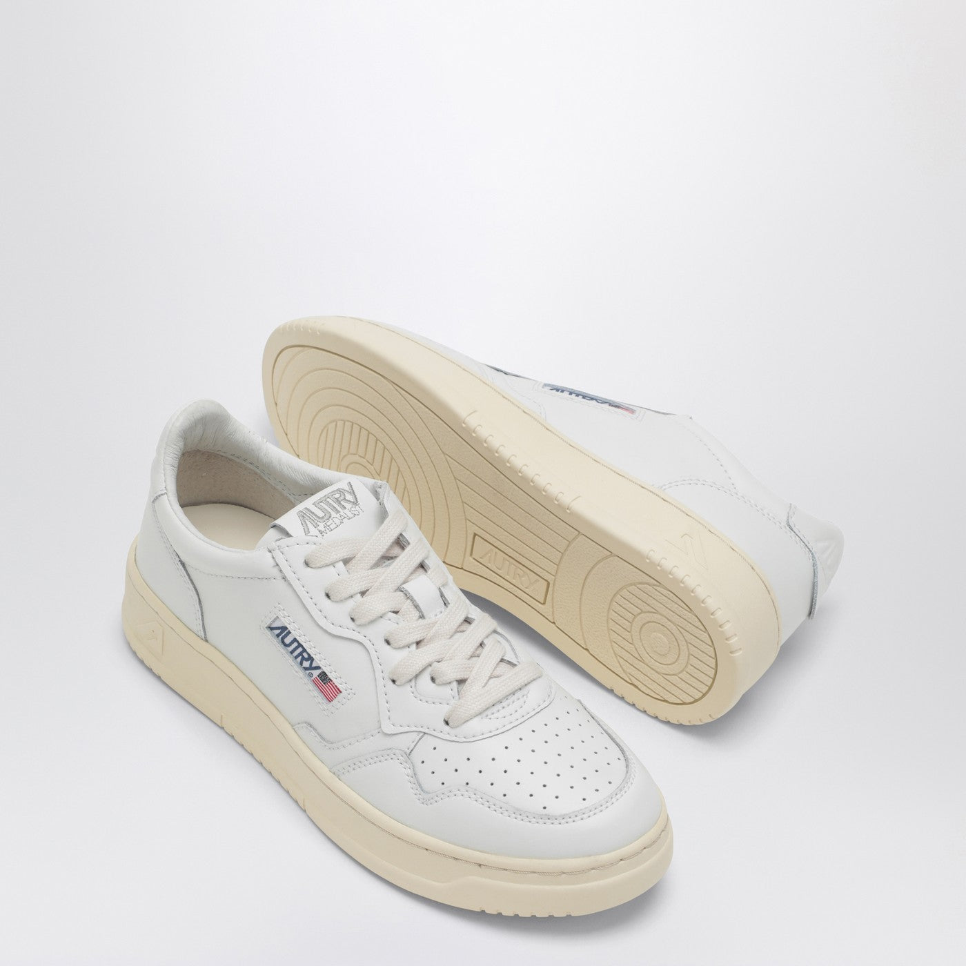 Medalist Low white leather sneaker