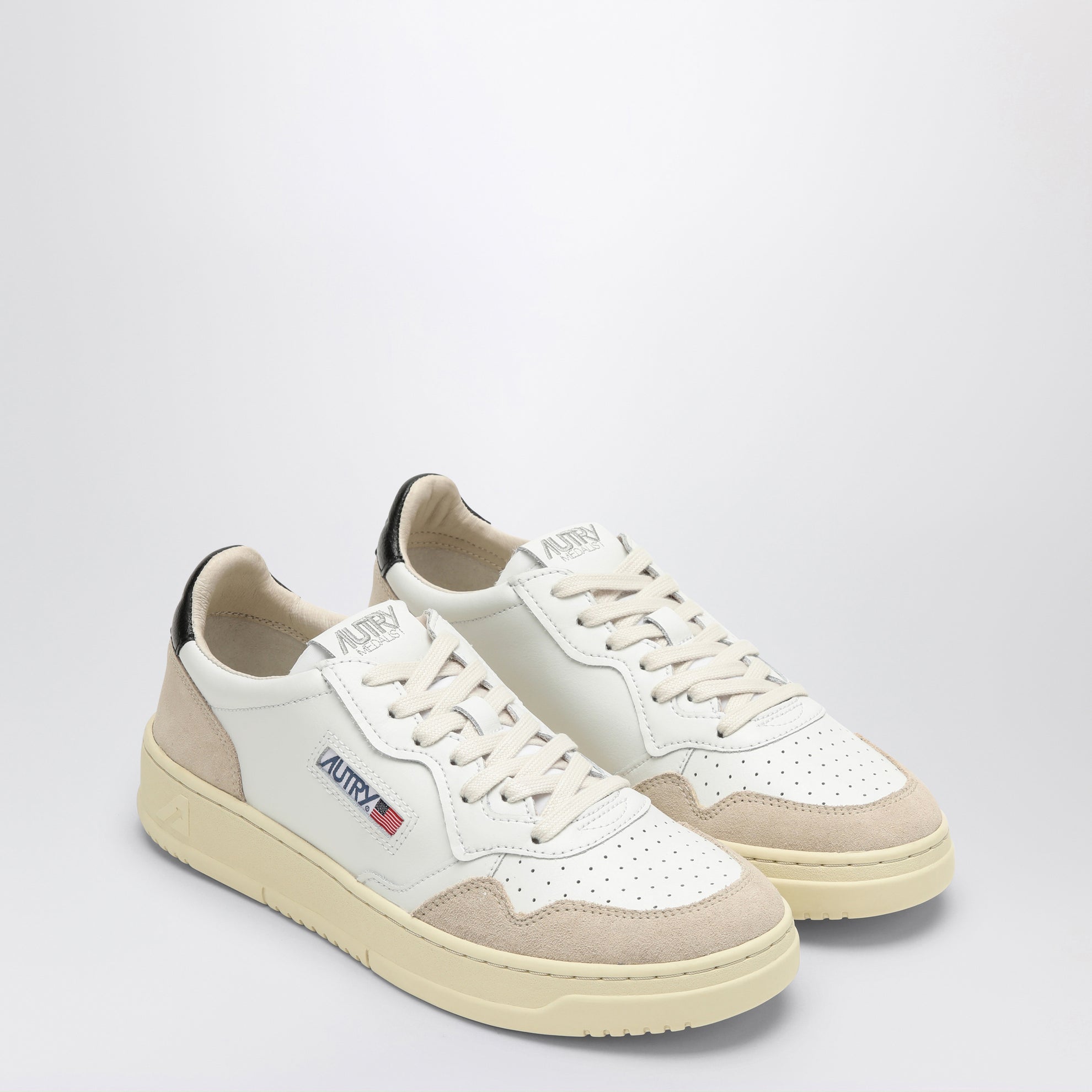 Sneakers Medalist Low in white/black leather