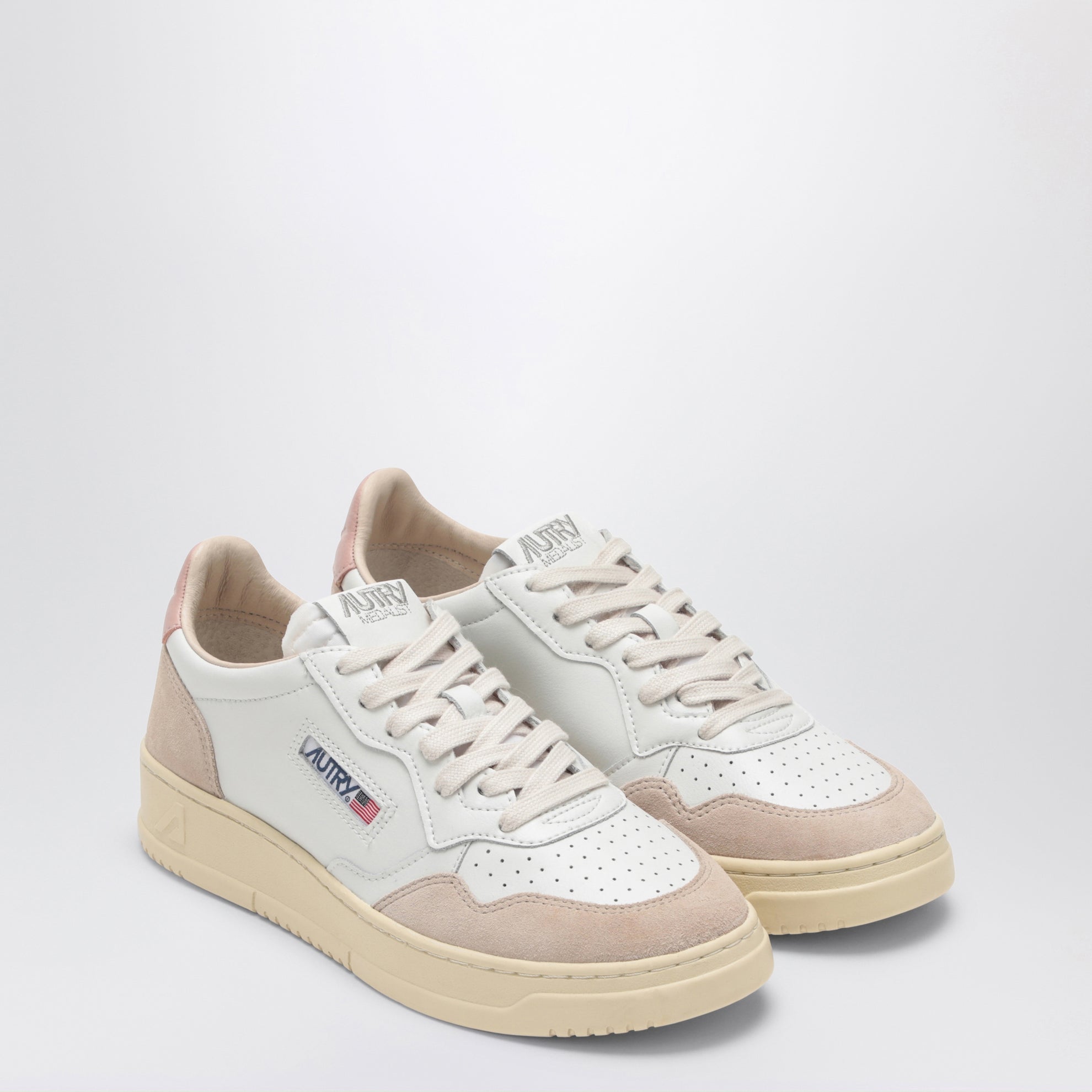 Medalist Low Sneakers aus weißem/roséfarbenem Leder und Veloursleder