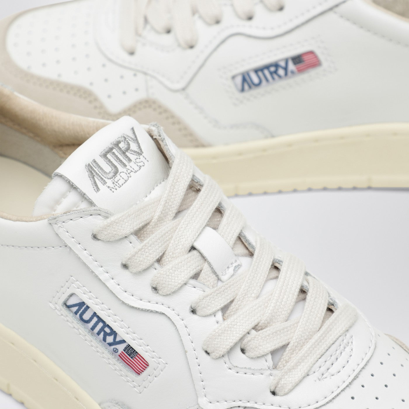 Sneakers Medalist Low in pelle e suede bianca/argento