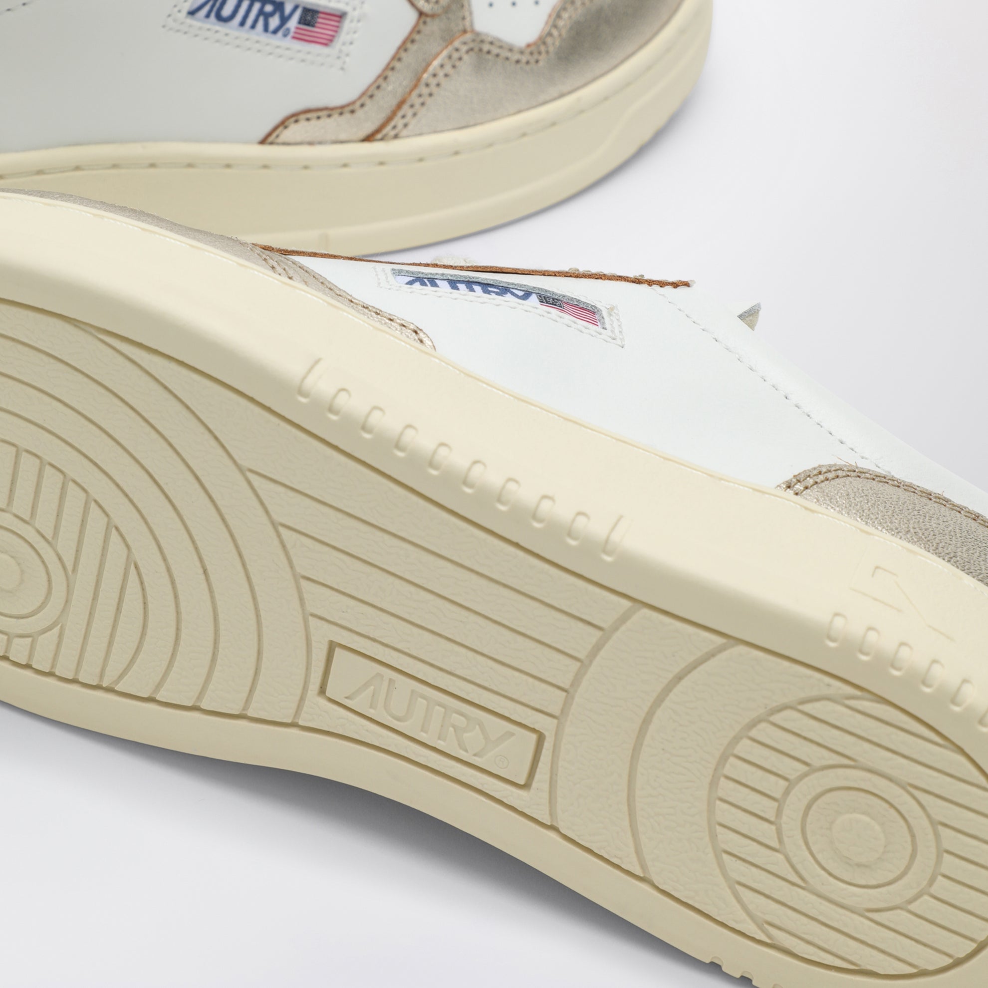 Medalist Low Sneakers aus weißem/platinfarbenem Leder