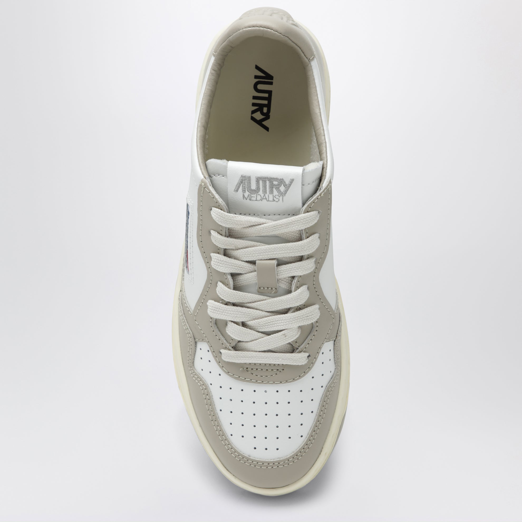Medalist Low sneakers in white/taupe grey leather