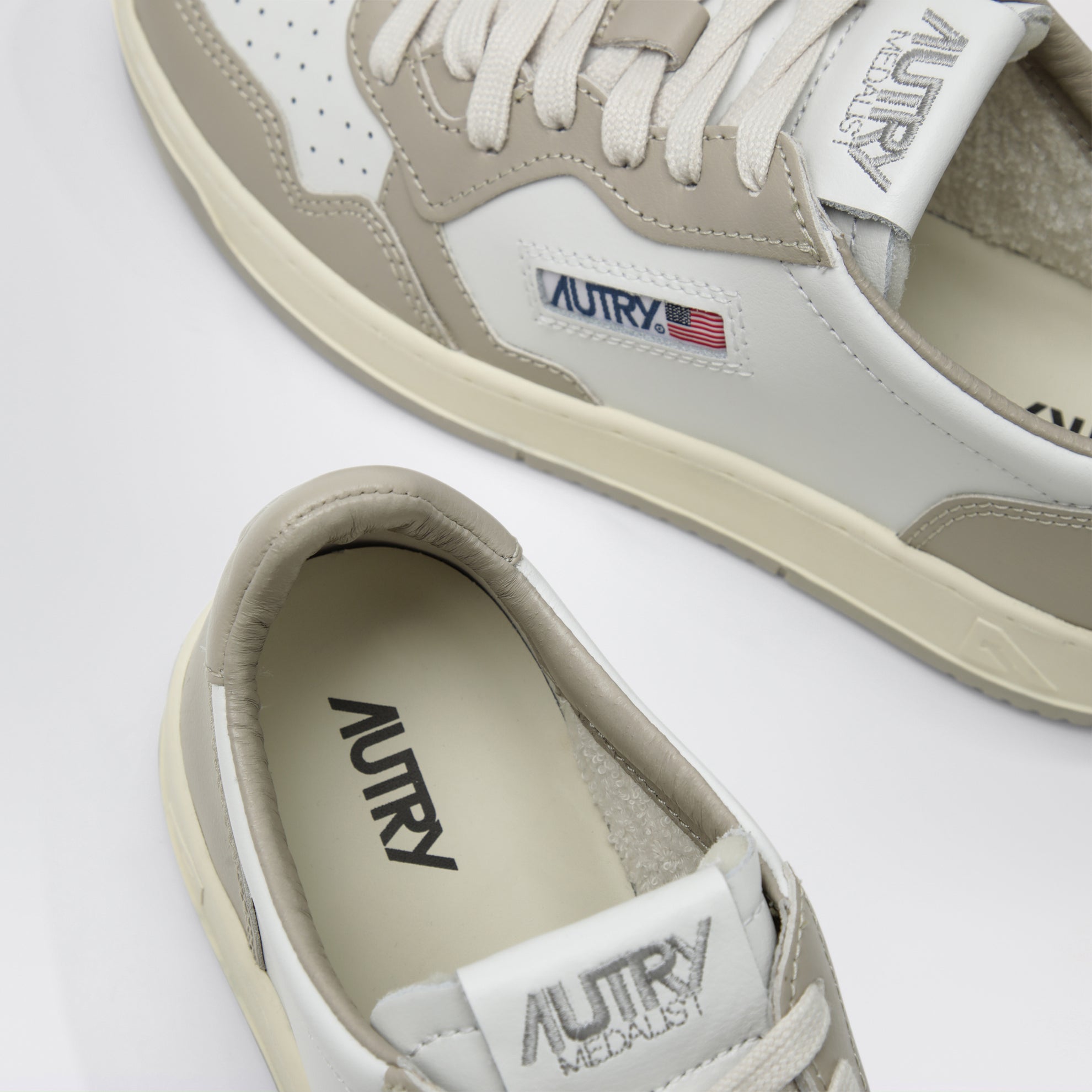 Medalist Low sneakers in white/taupe grey leather