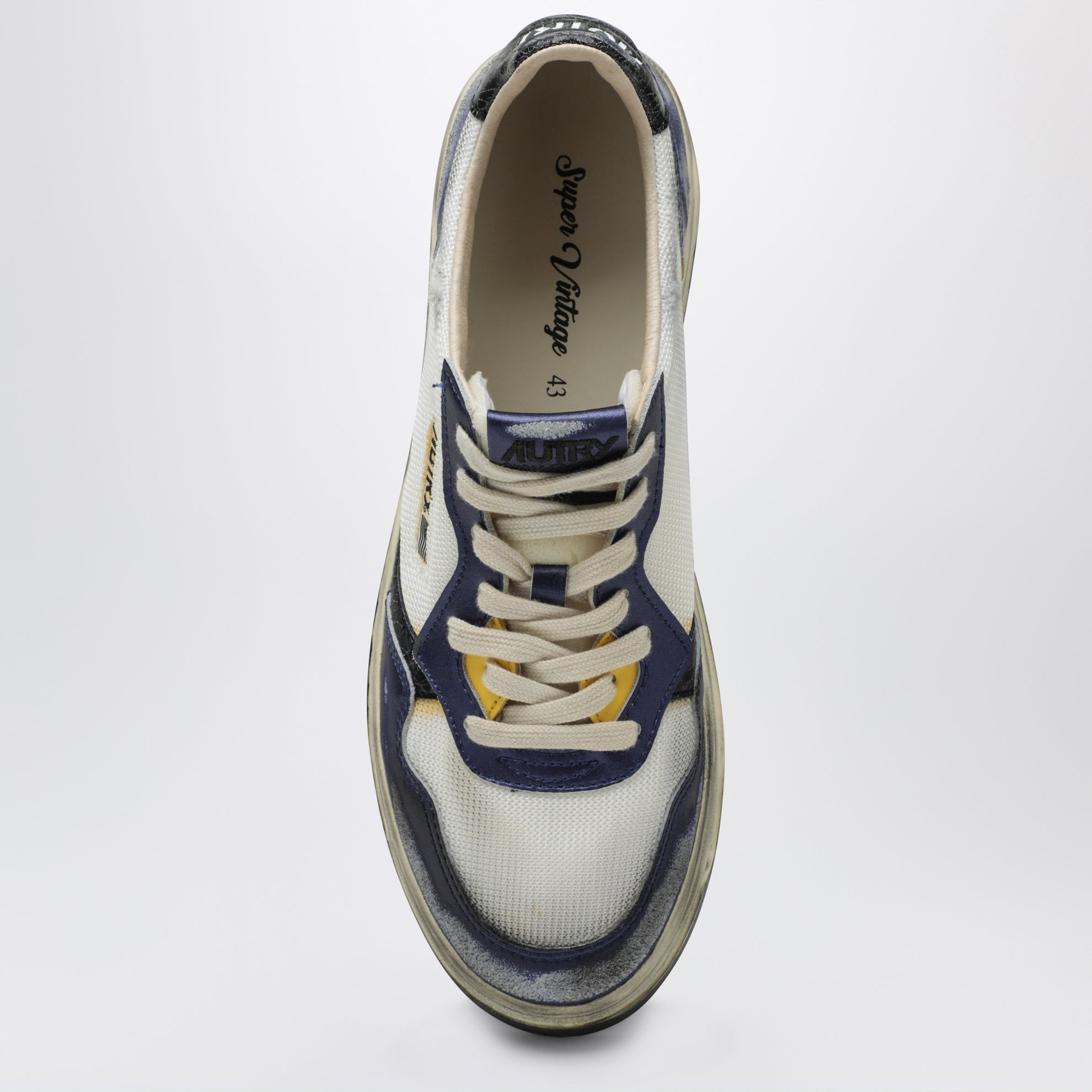 Medalist Low Super Vintage sneakers in white/tanzanite