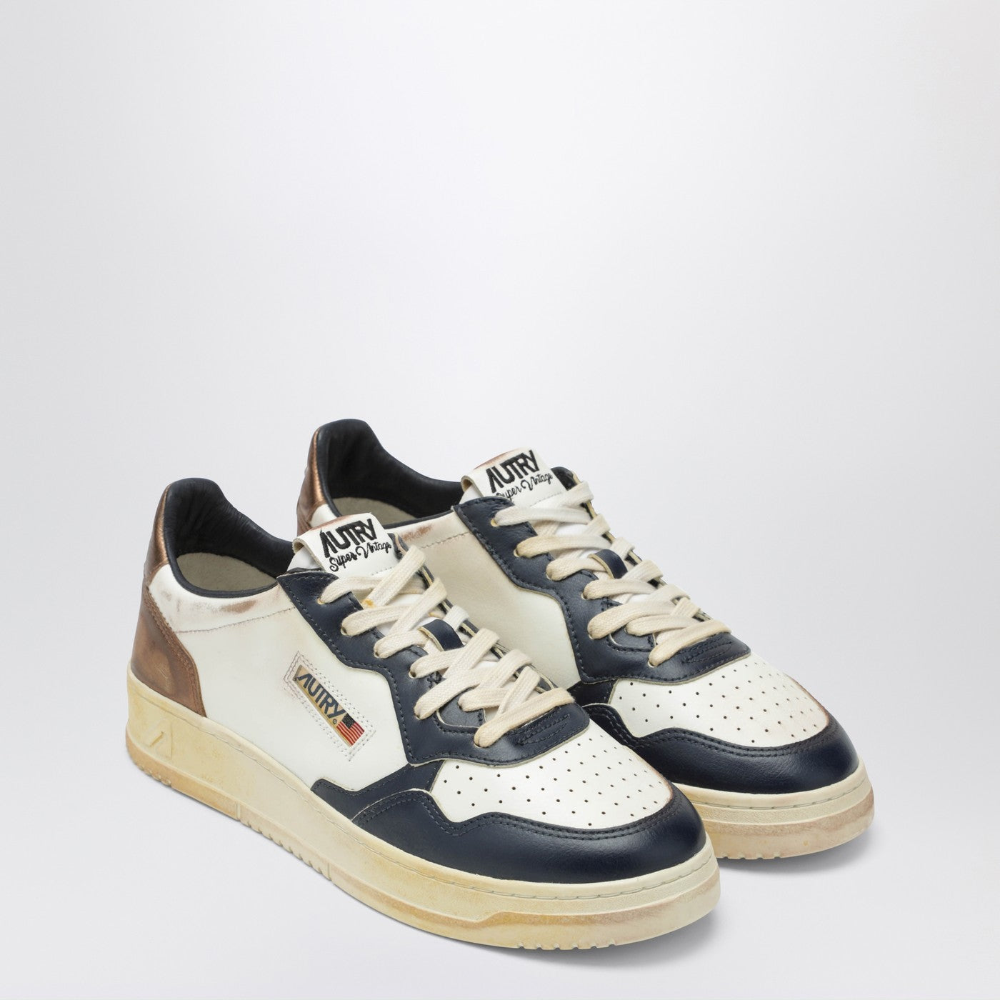Medalist Low Super Vintage Sneakers in white blue copper