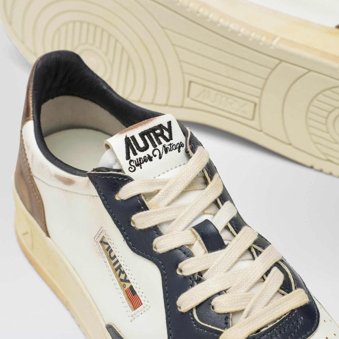 Medalist Low Super Vintage Sneakers in white blue copper