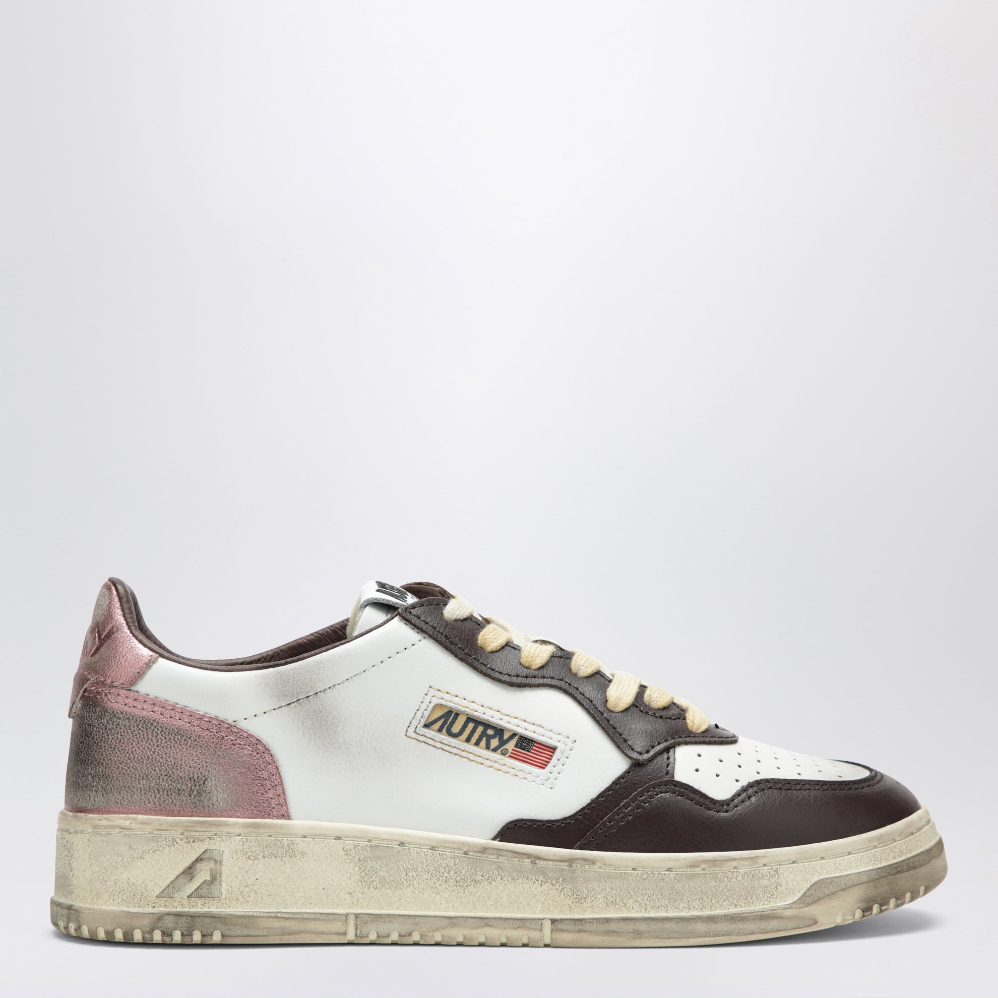 Sneakers Medalist Low White/Hot Fudge/Peony