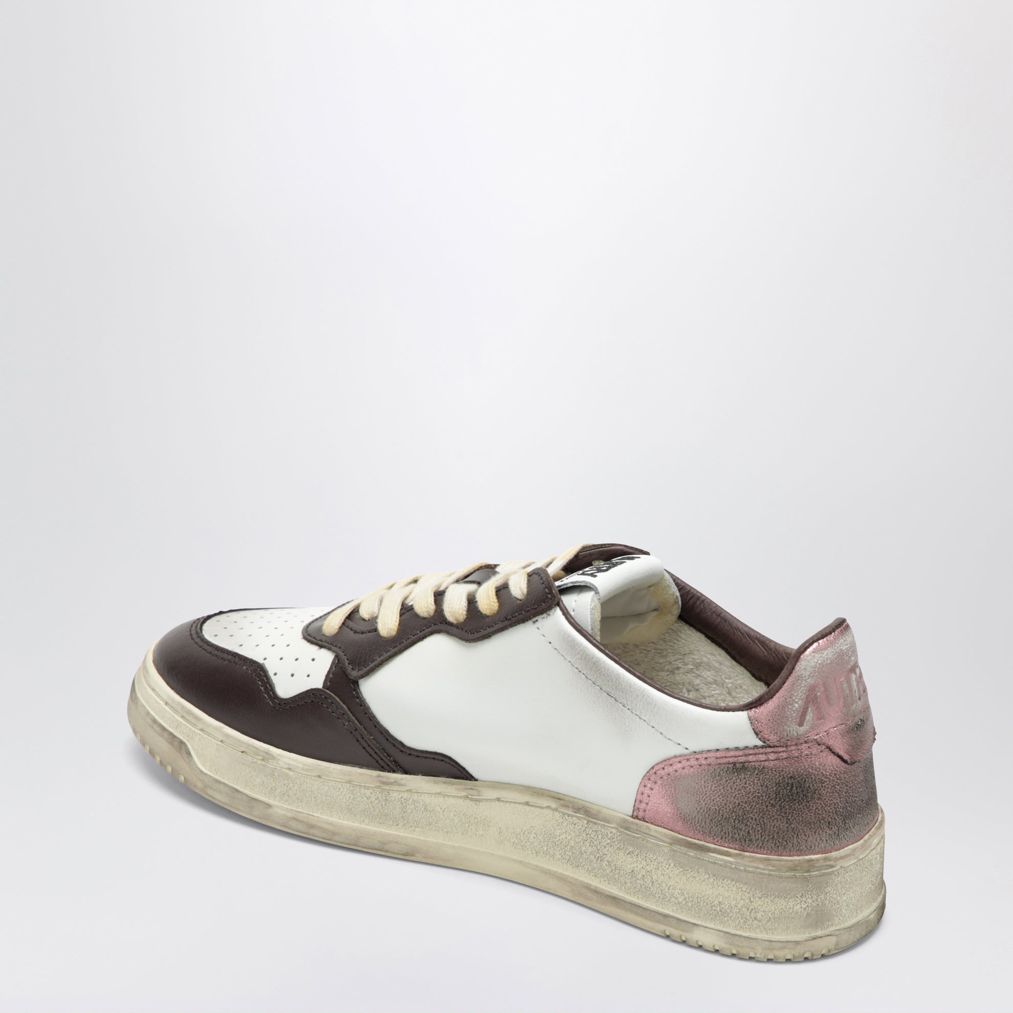 Sneakers Medalist Low White/Hot Fudge/Peony