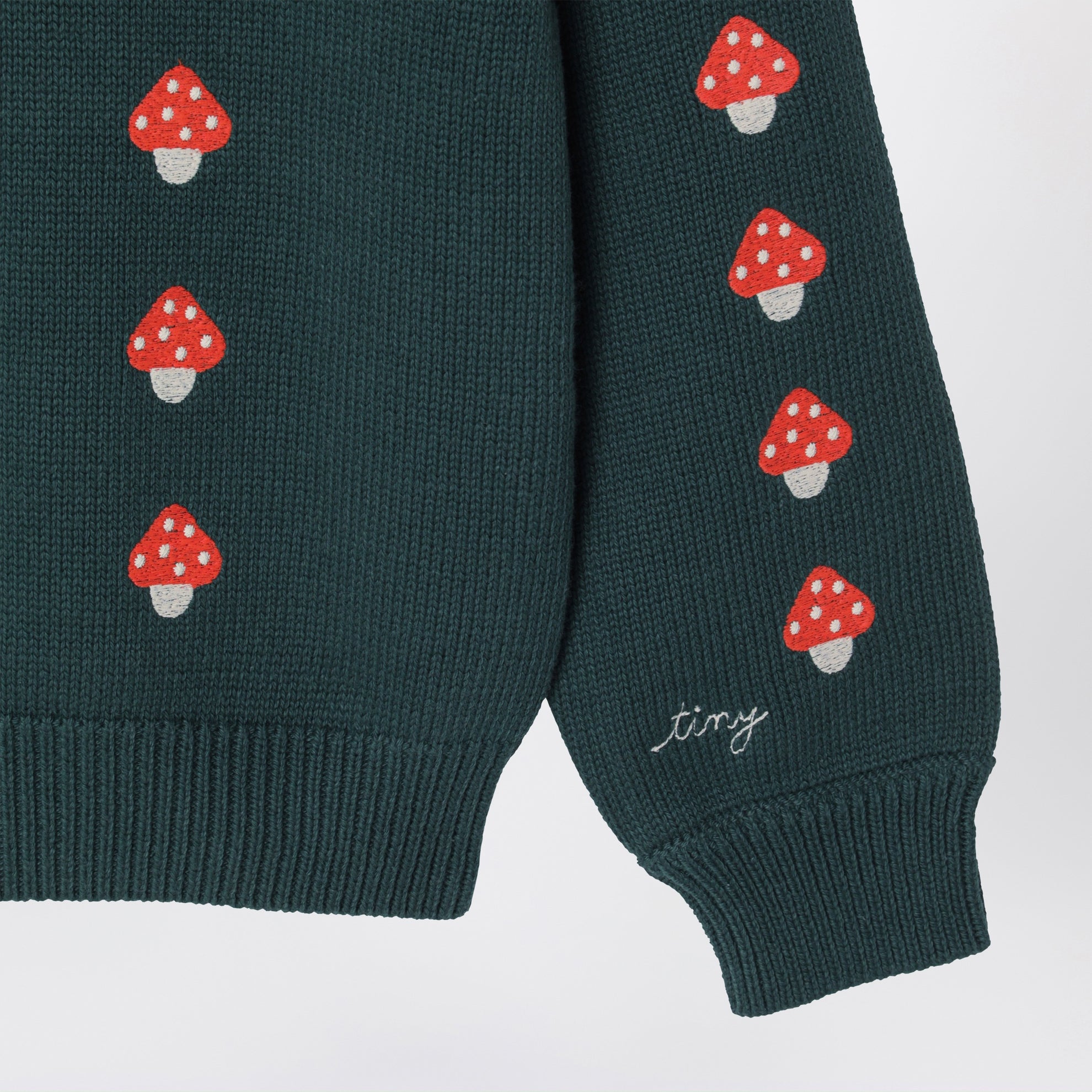 Maglione verde scuro in cotone con funghetti ricamati