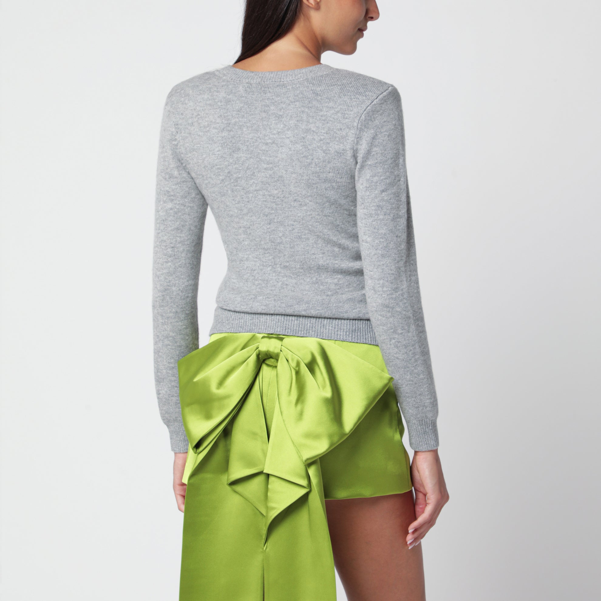 Gray wool sweater with flower