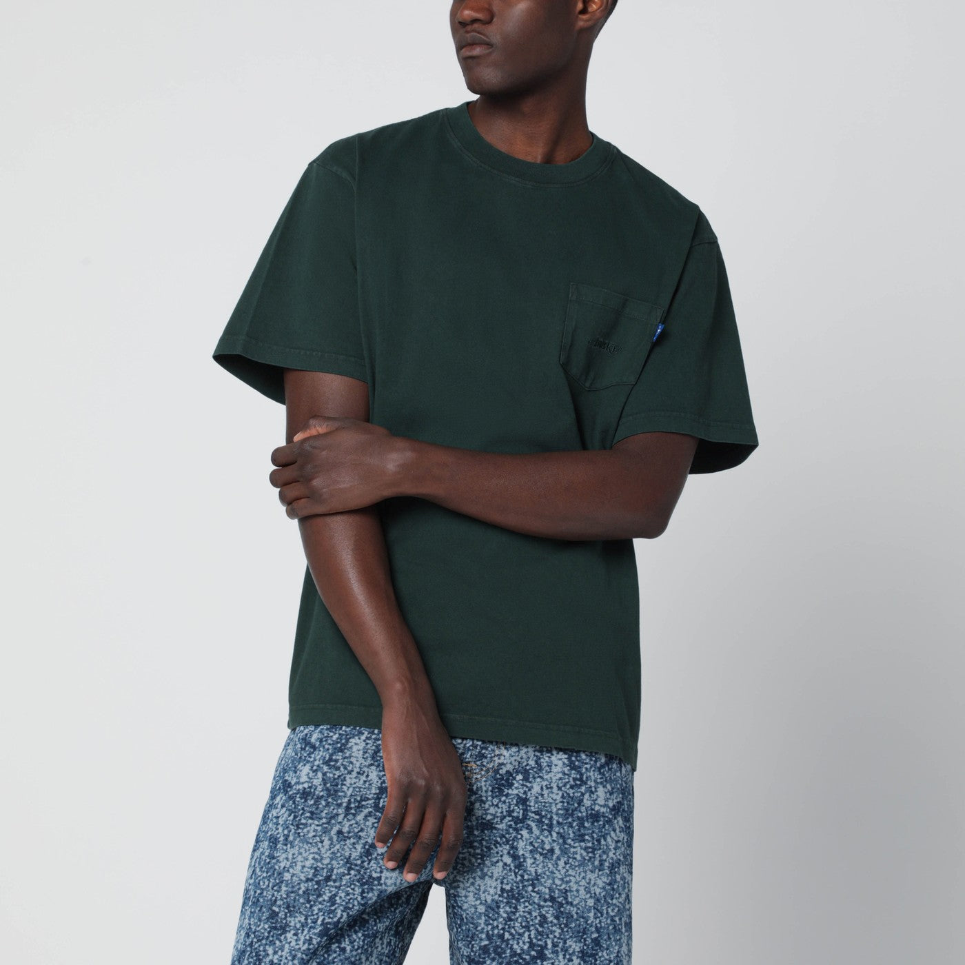 T-shirt girocollo verde con logo