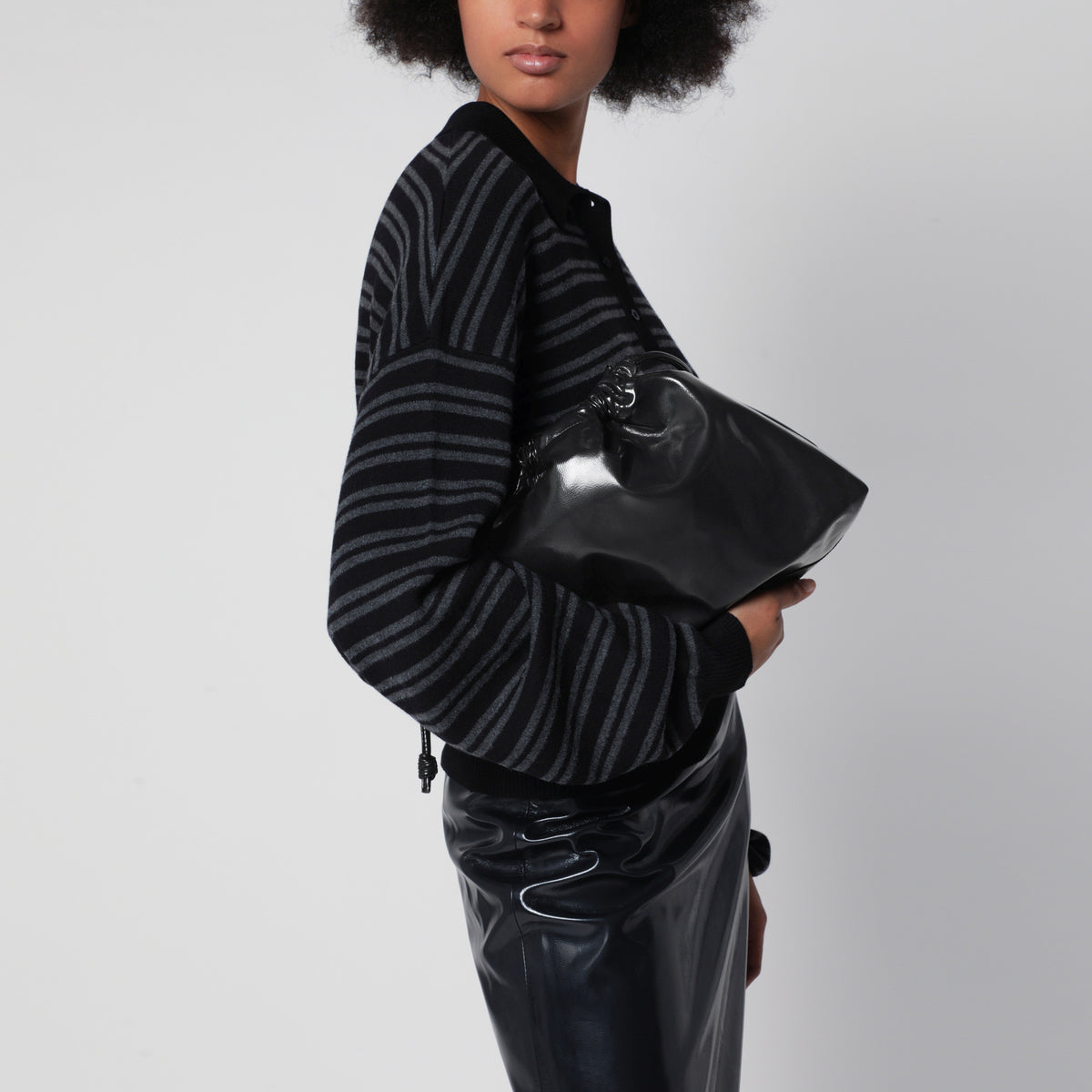 Kleine marineblaue Morgan Pouch aus Kunstleder