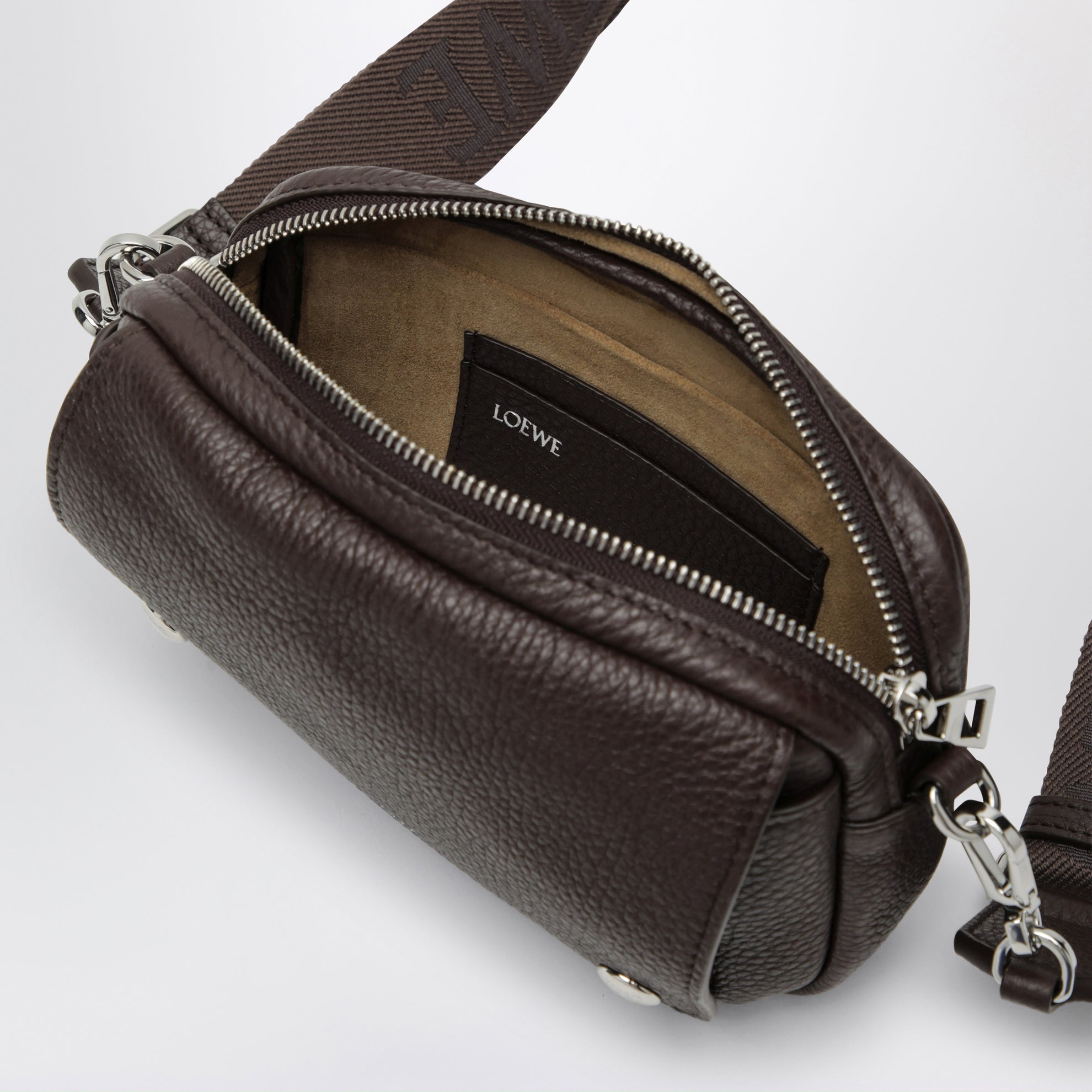 Small Pebble Crossbody Bag in Chocolate Grained Leather