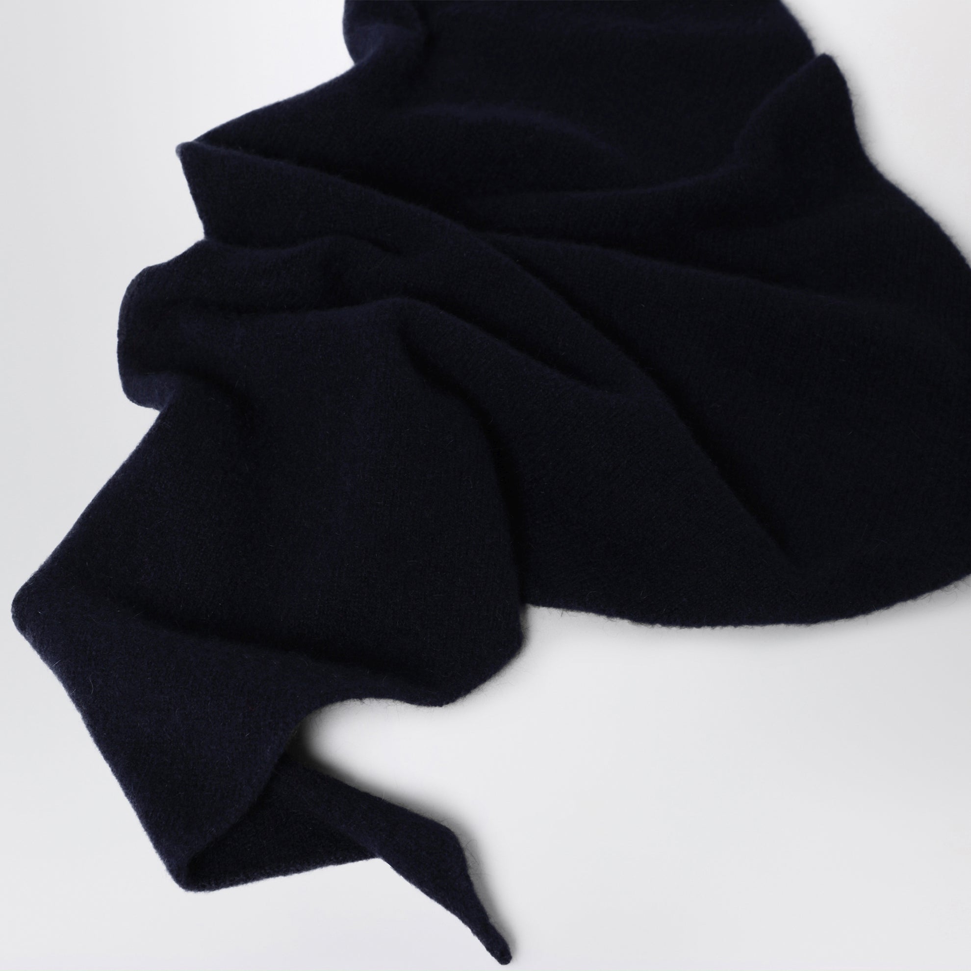 Bandana in lana e caregora color Midnight