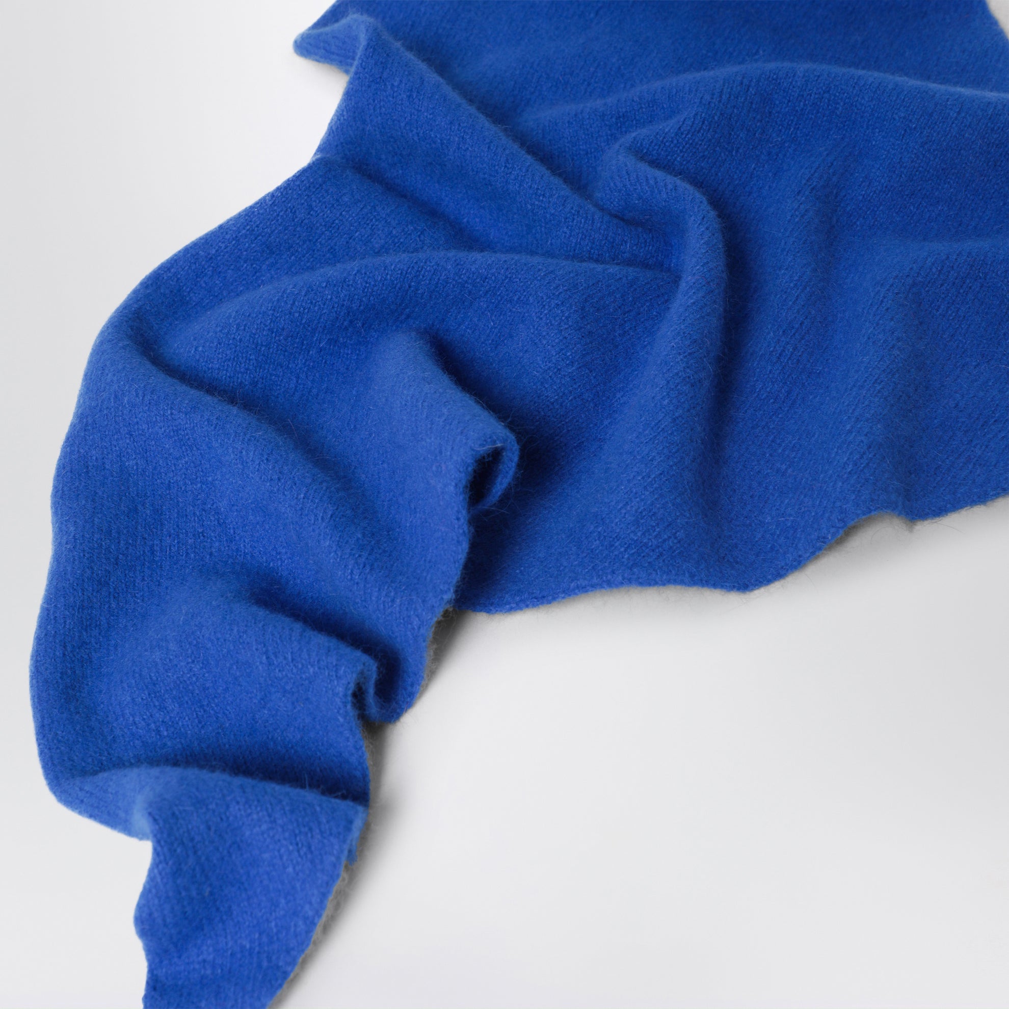 Bandana in wool and Caregora in Royal Azure