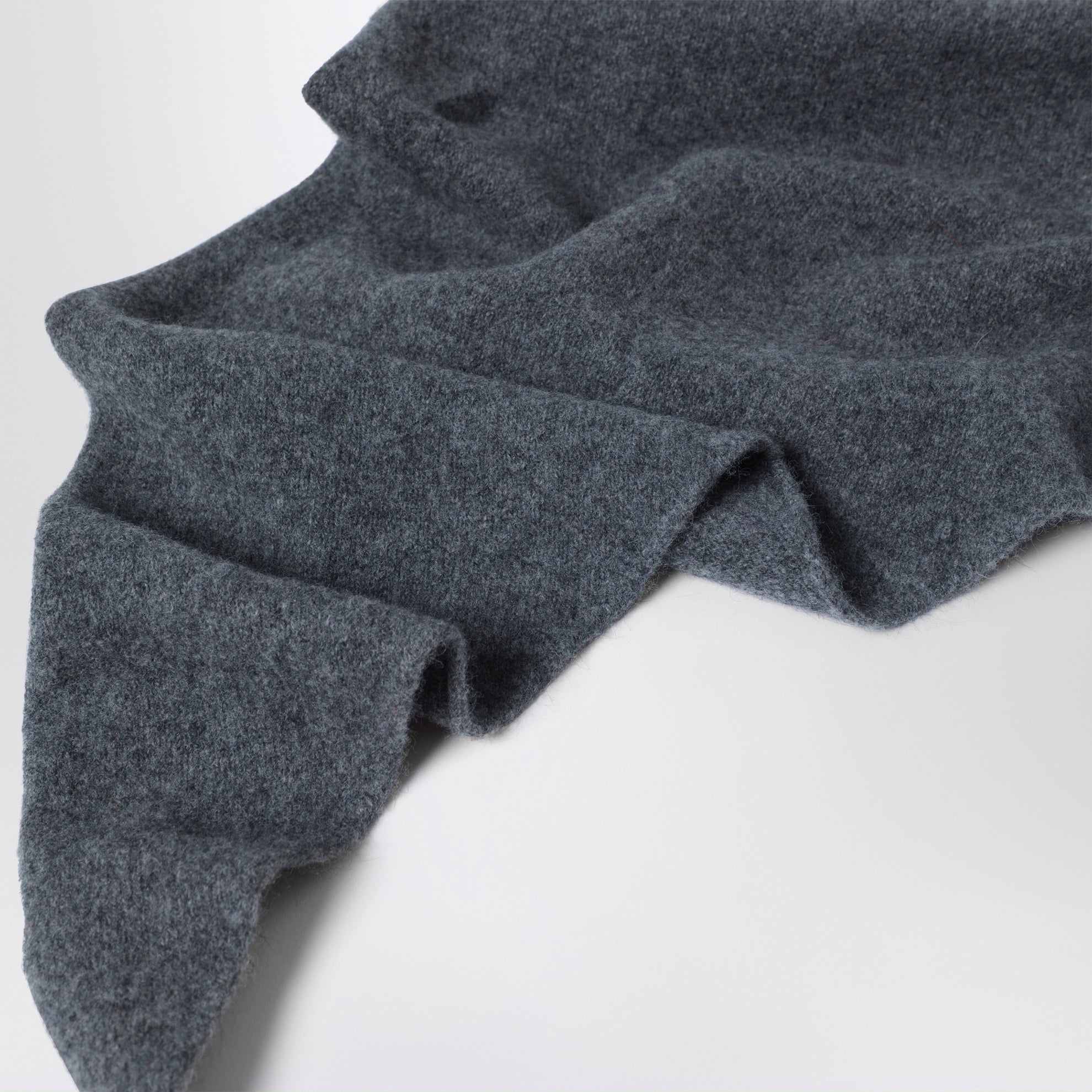 Bandana in wool and Caregora in Slate Grey