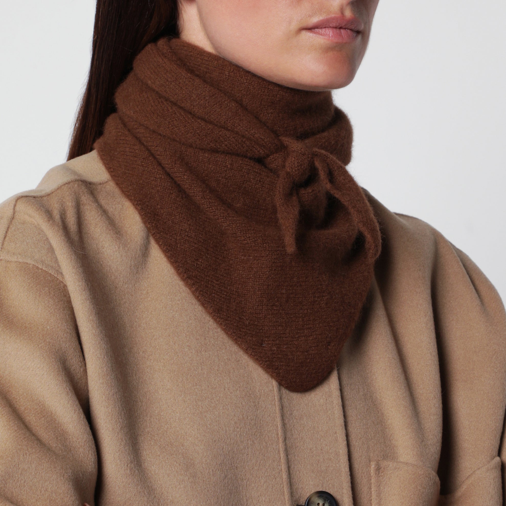 Bandana in wool and Caregora in Walnut