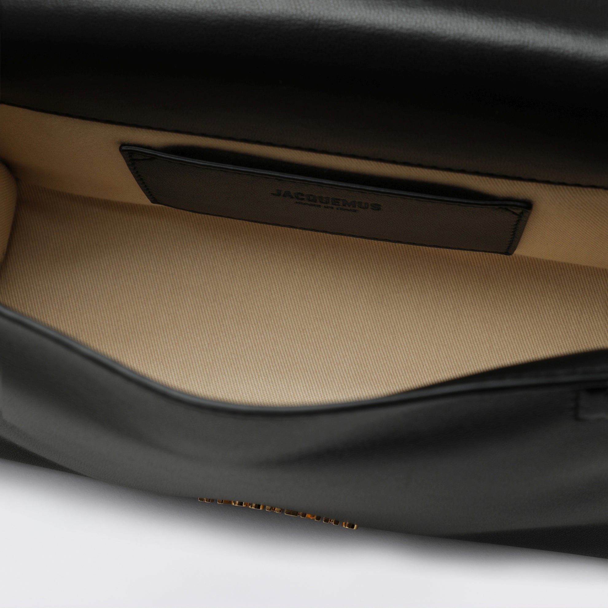 Borsa Rond Carré nera in pelle