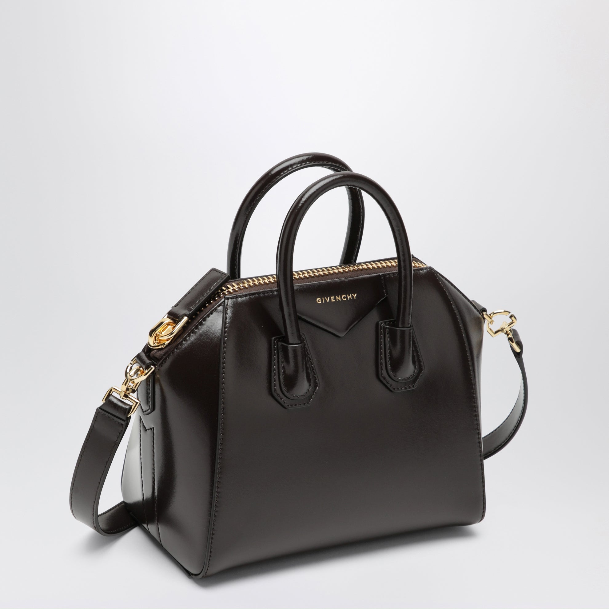 Antigona Mini Tasche in Chocolate