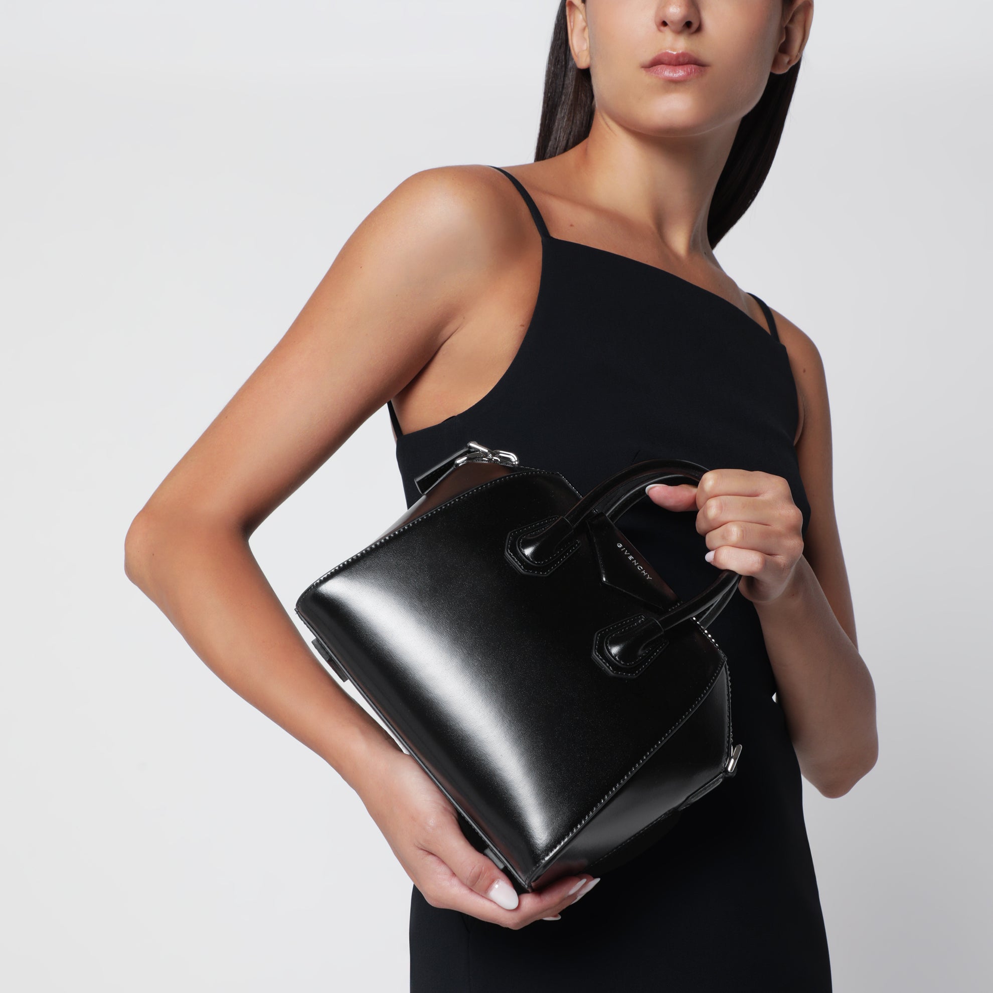 Mini Antigona Tasche in schwarzem Leder