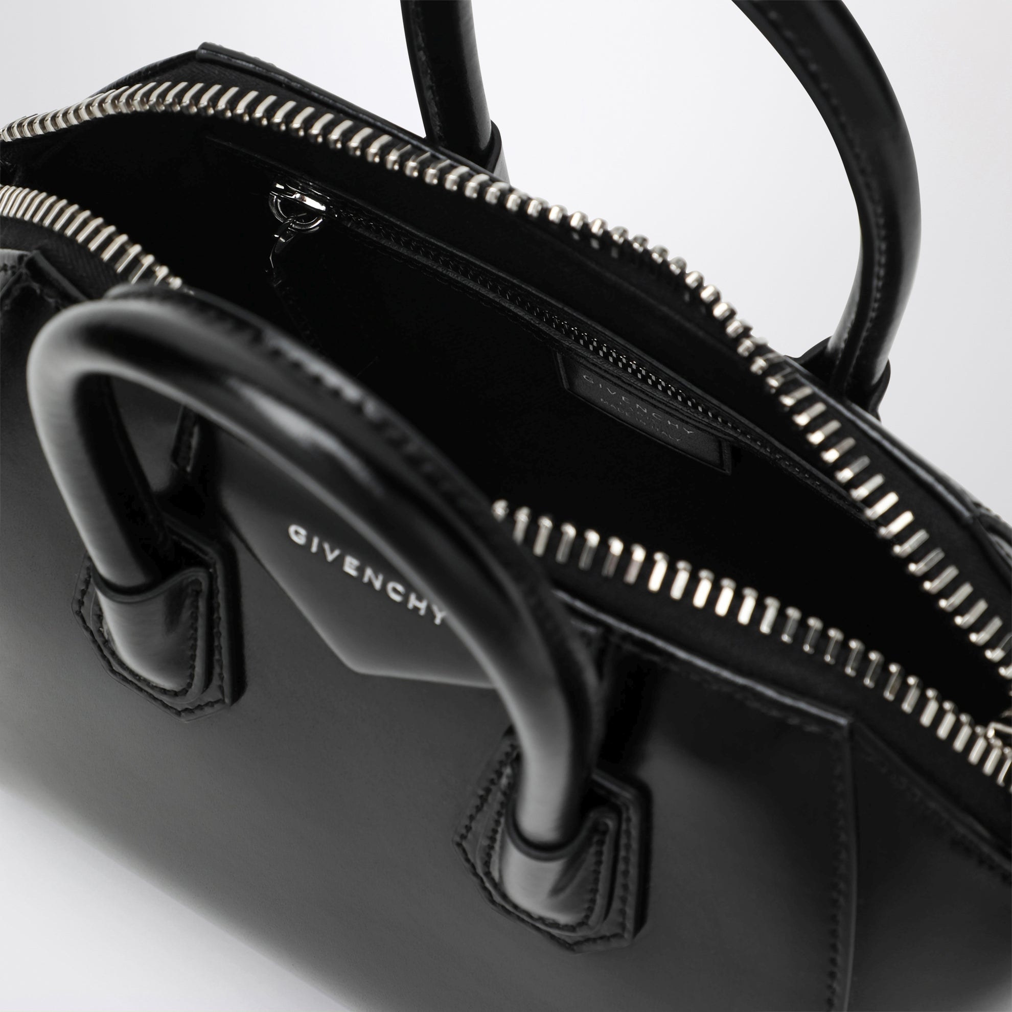 Mini Antigona Tasche in schwarzem Leder