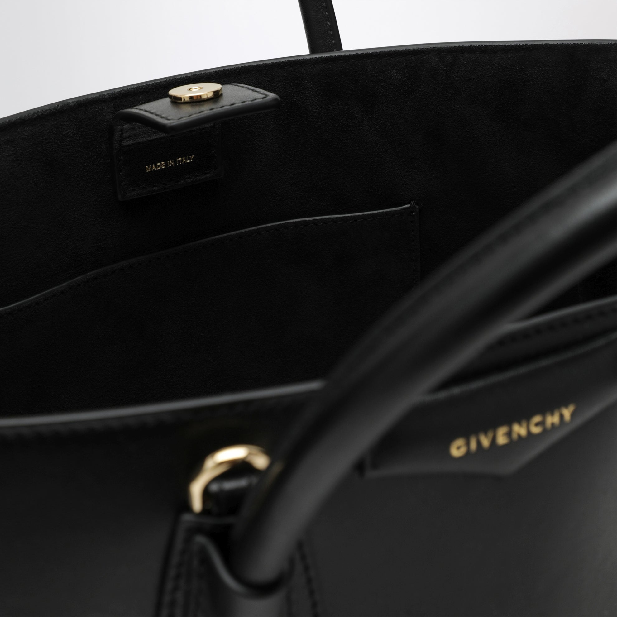 Borsa Antigona Catchall nera in pelle