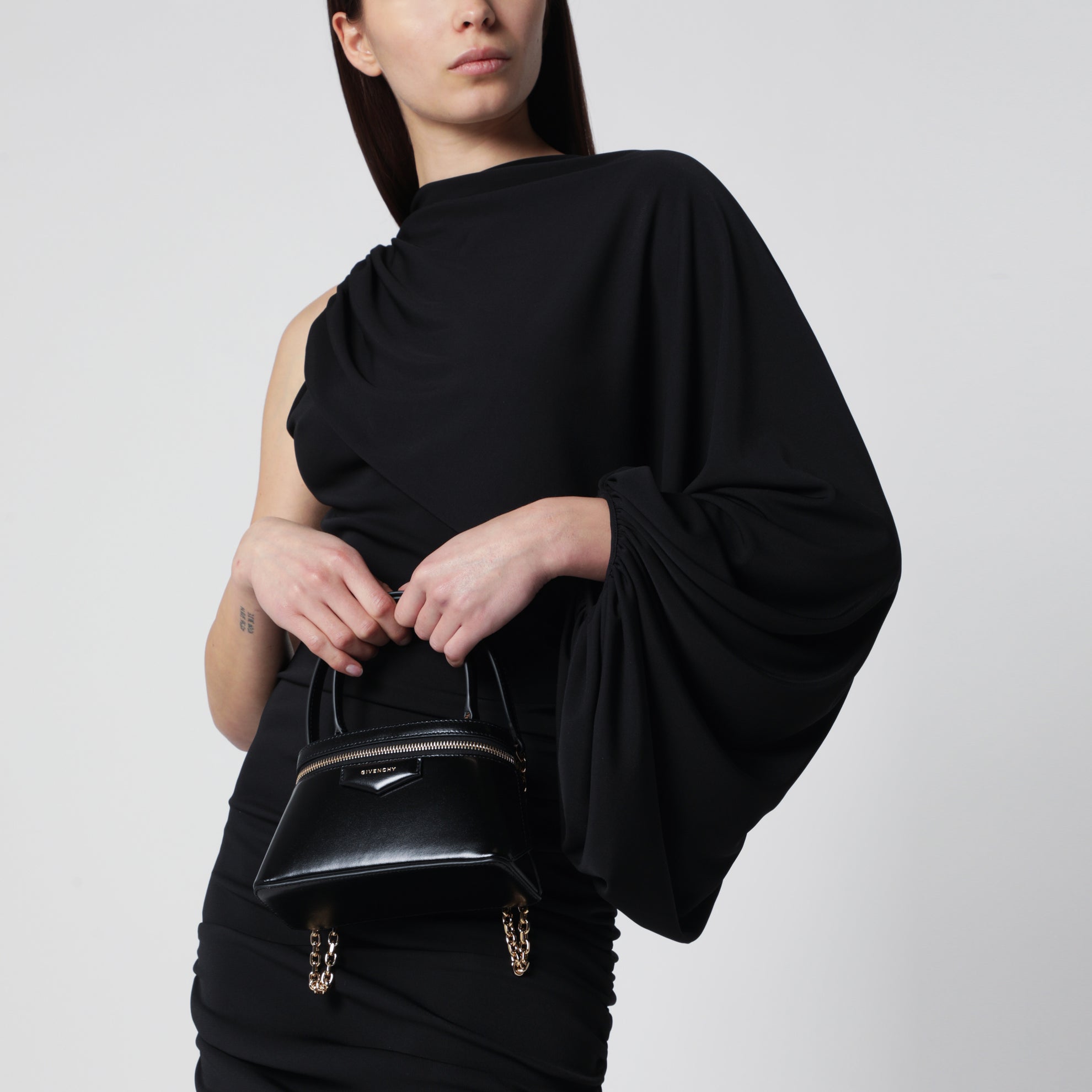 Antigona black Box leather beauty case