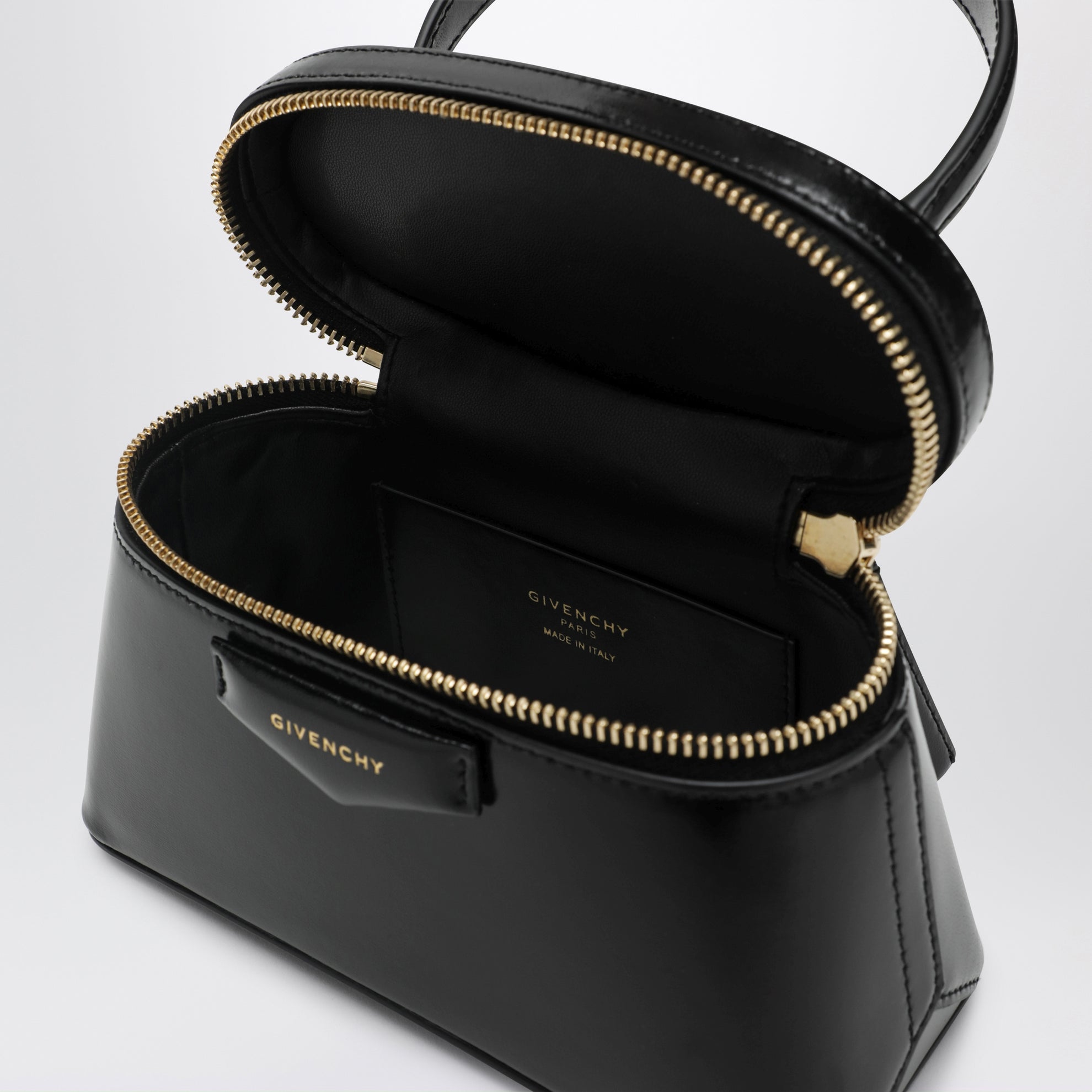Antigona black Box leather beauty case
