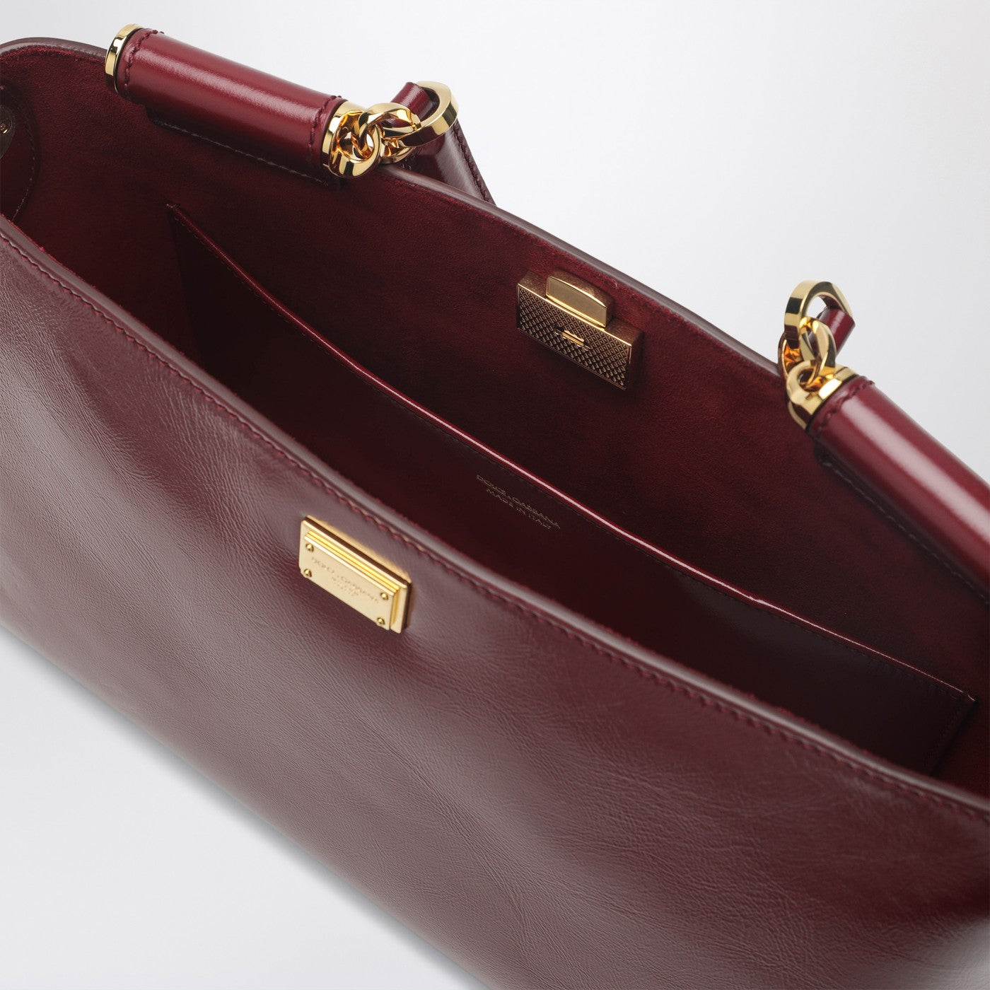 Dolce&Gabbana Vittoria handbag in dark red leather | TheDoubleF